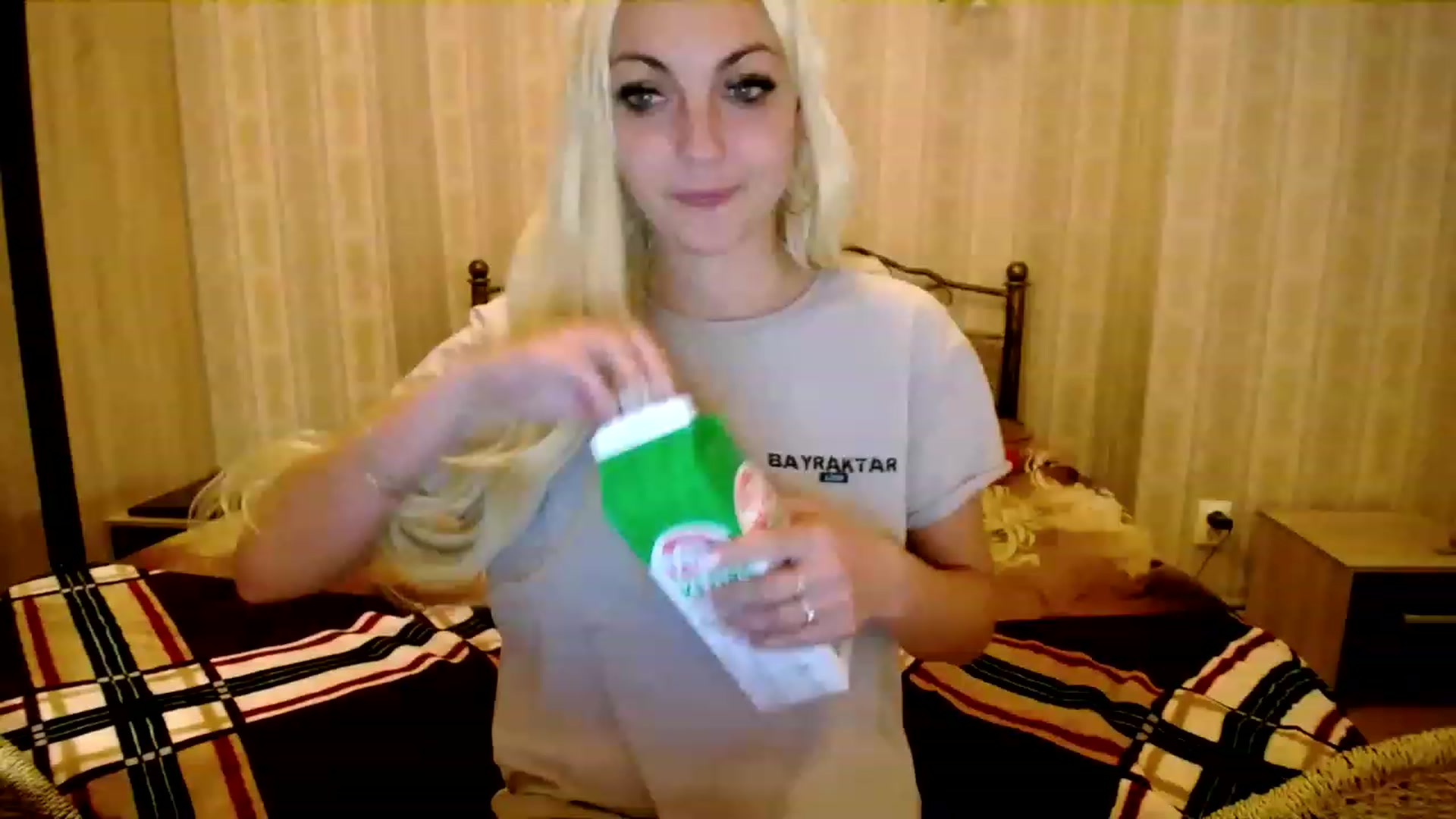 Gallery image thumbnail from AlissaMay's myfreecams stream on, 03/21/2023, 16:56 image 11 of 20