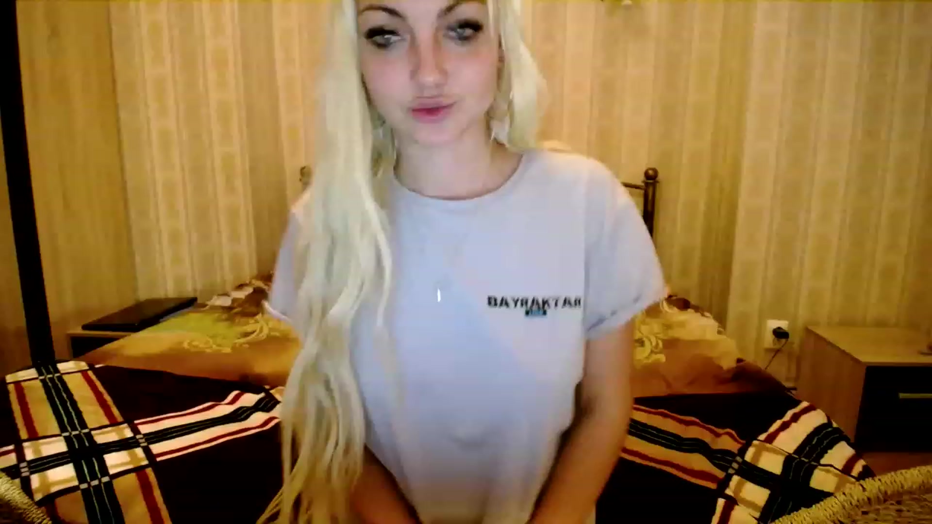 Gallery image thumbnail from AlissaMay's myfreecams stream on, 03/21/2023, 16:56 image 10 of 20