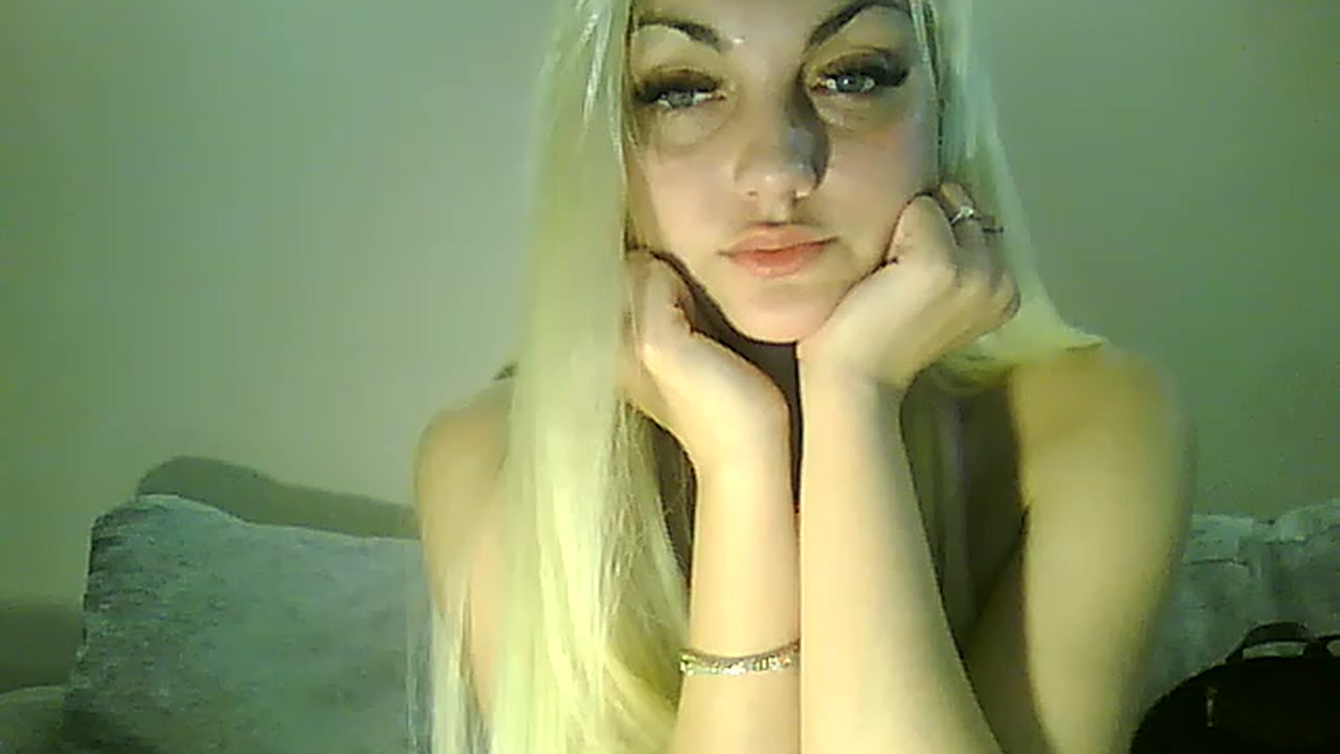 Gallery image thumbnail from AlissaMay's myfreecams stream on, 04/02/2023, 24:14 image 20 of 20