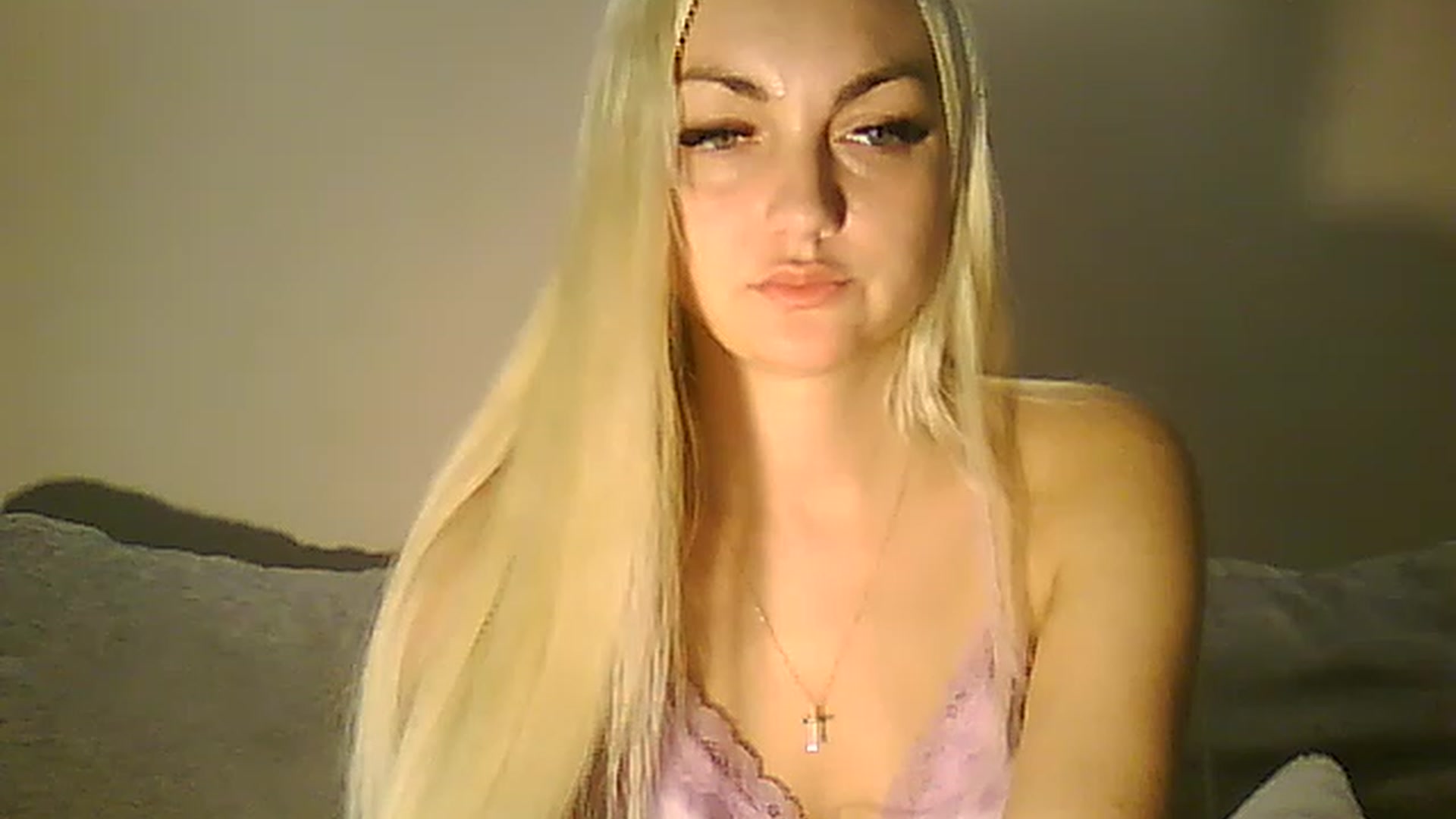 Gallery image thumbnail from AlissaMay's myfreecams stream on, 04/02/2023, 17:45 image 4 of 20