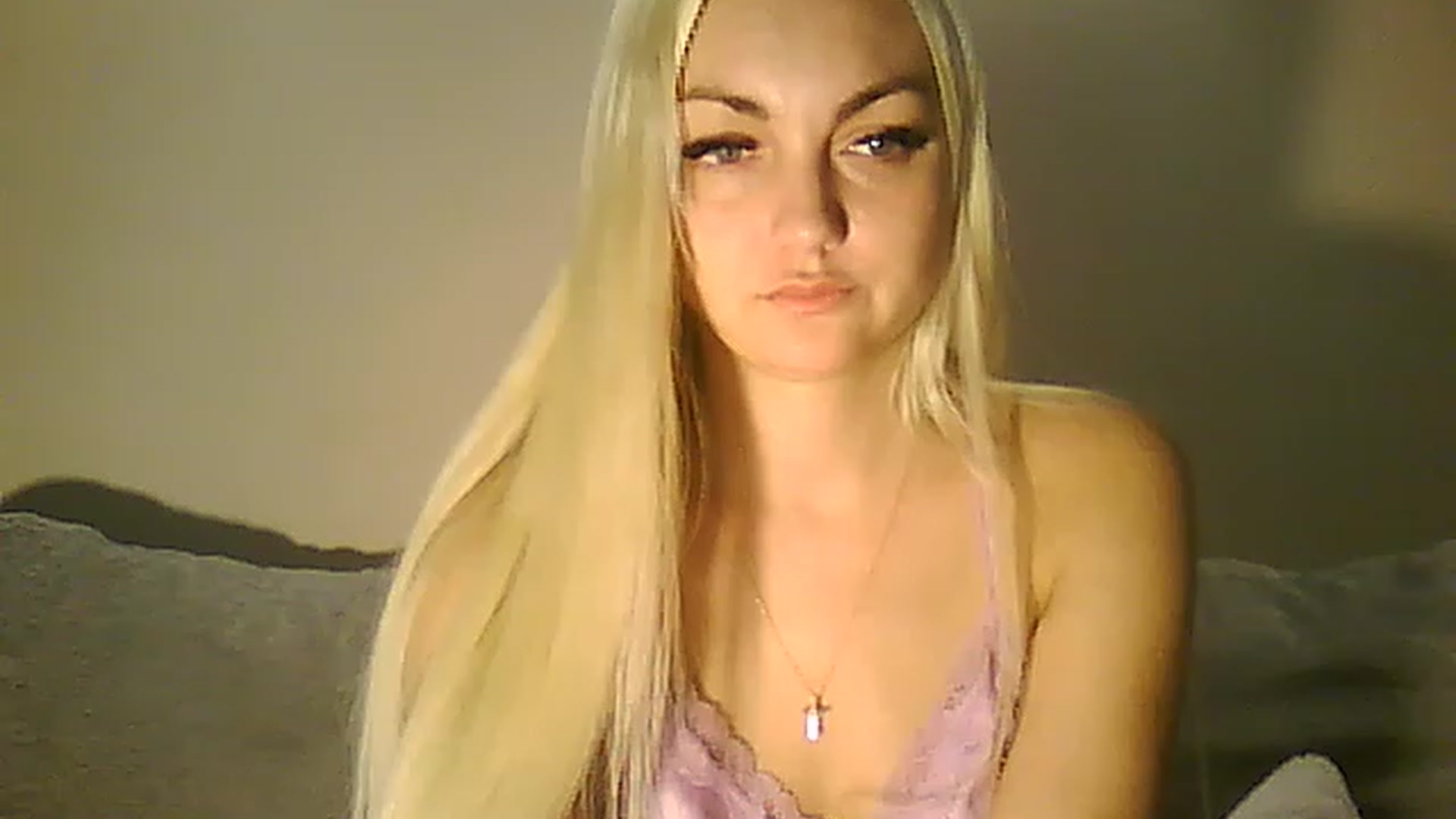 Gallery image thumbnail from AlissaMay's myfreecams stream on, 04/02/2023, 17:45 image 1 of 20