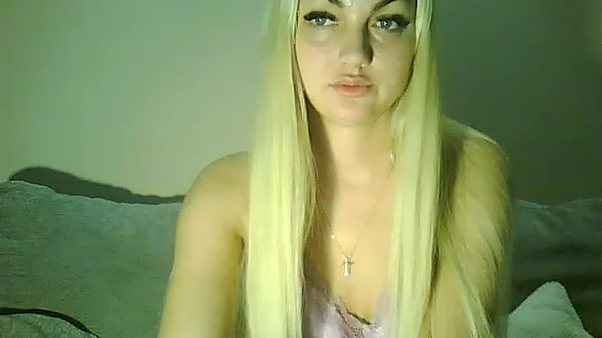 Gallery image thumbnail from AlissaMay's myfreecams stream on, 04/02/2023, 17:45 image 18 of 20