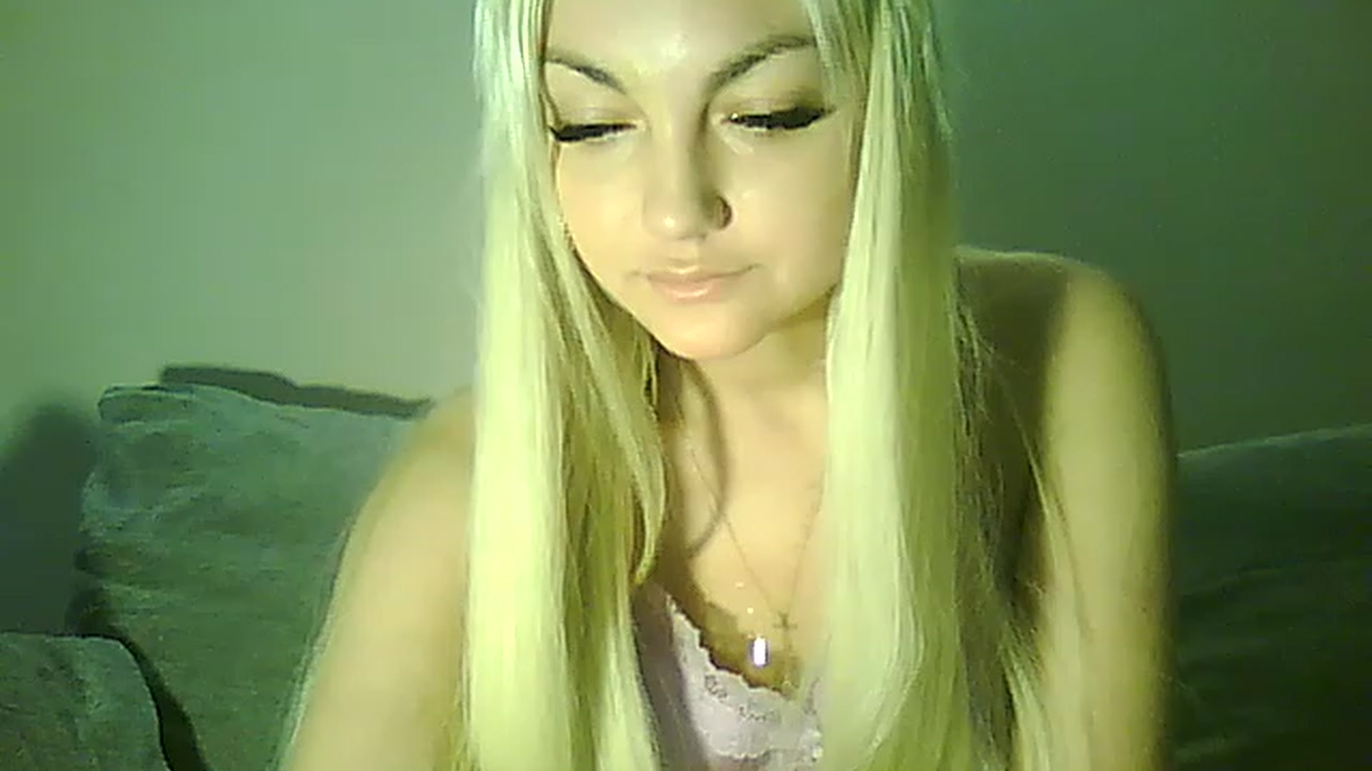 Gallery image thumbnail from AlissaMay's myfreecams stream on, 04/03/2023, 14:28 image 7 of 20