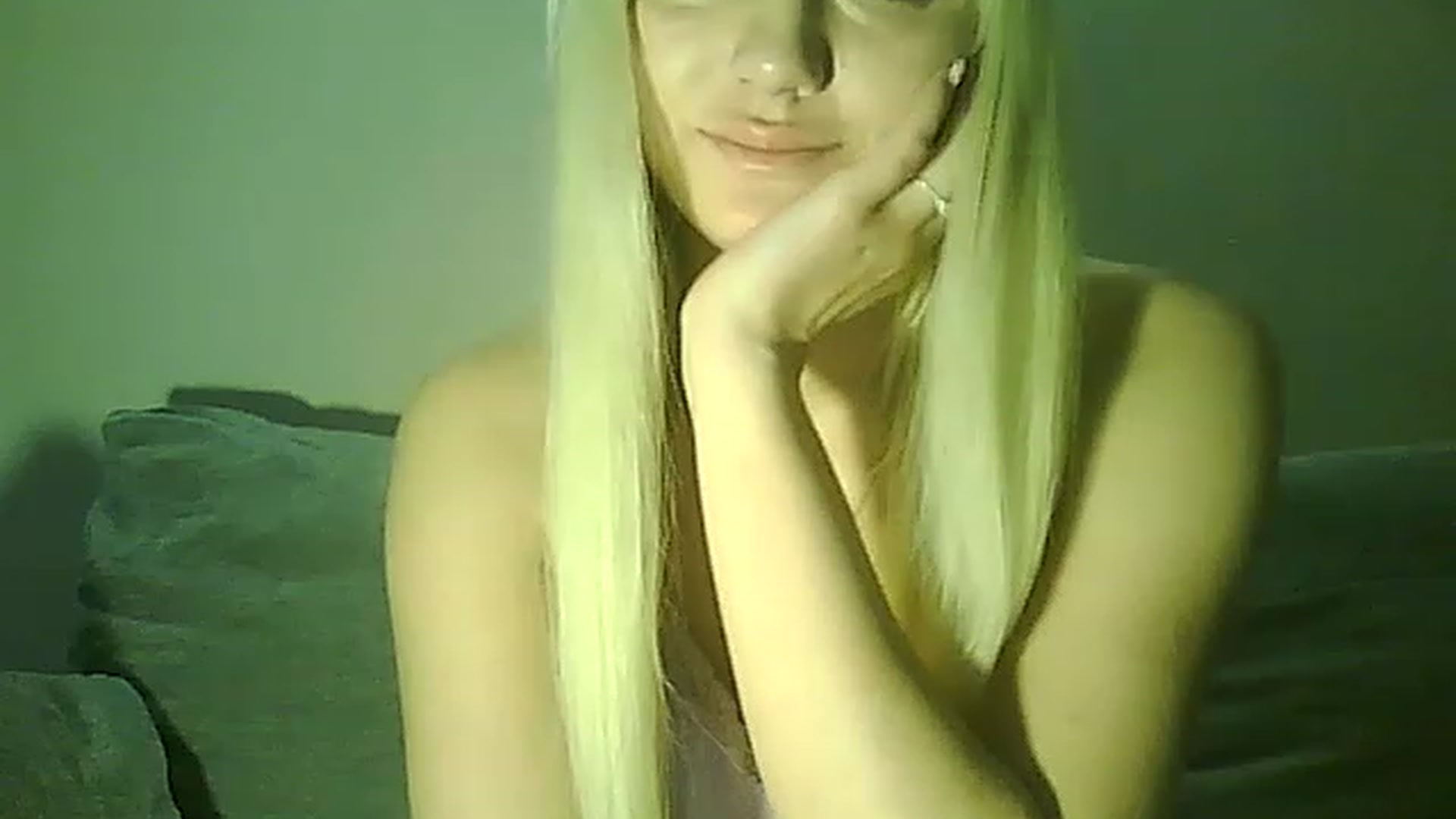 Gallery image thumbnail from AlissaMay's myfreecams stream on, 04/03/2023, 14:28 image 5 of 20