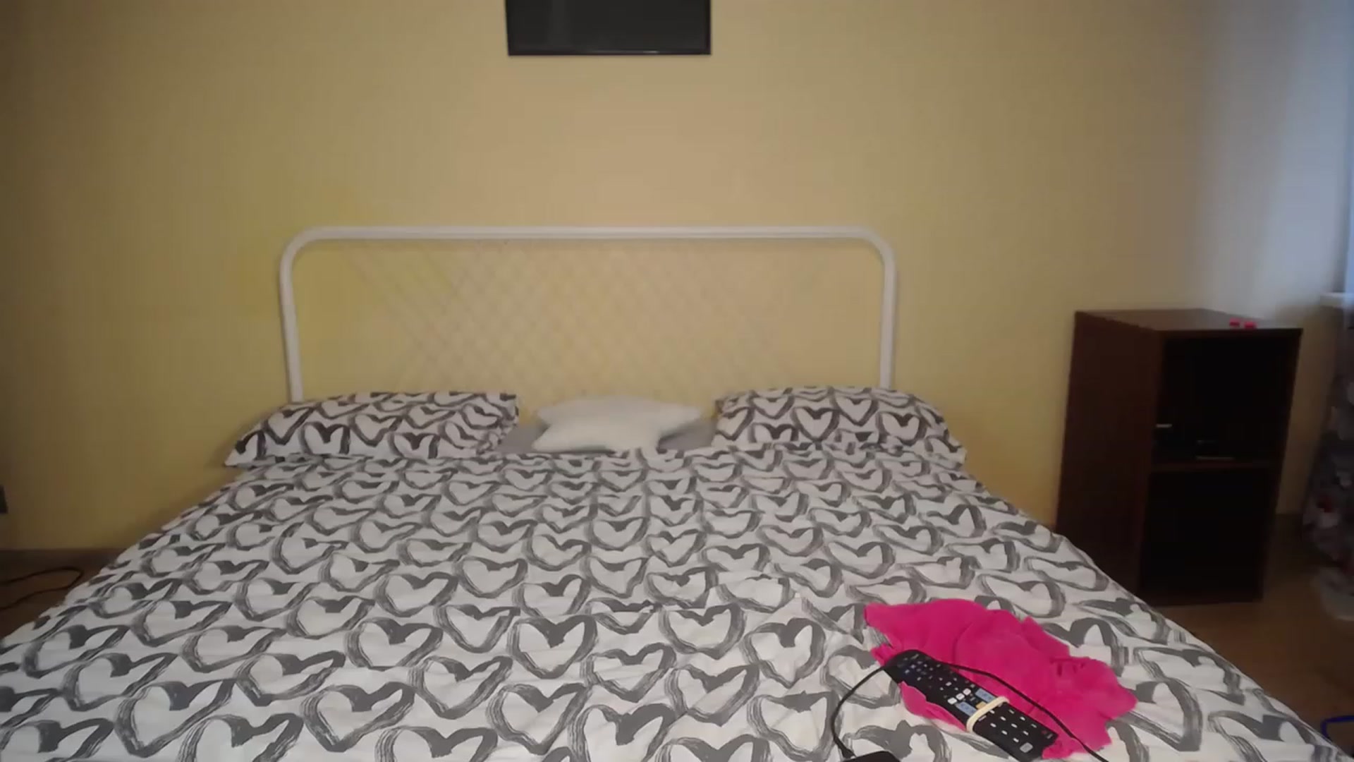 Gallery image thumbnail from AlissaMay's myfreecams stream on, 04/18/2023, 16:35 image 16 of 20