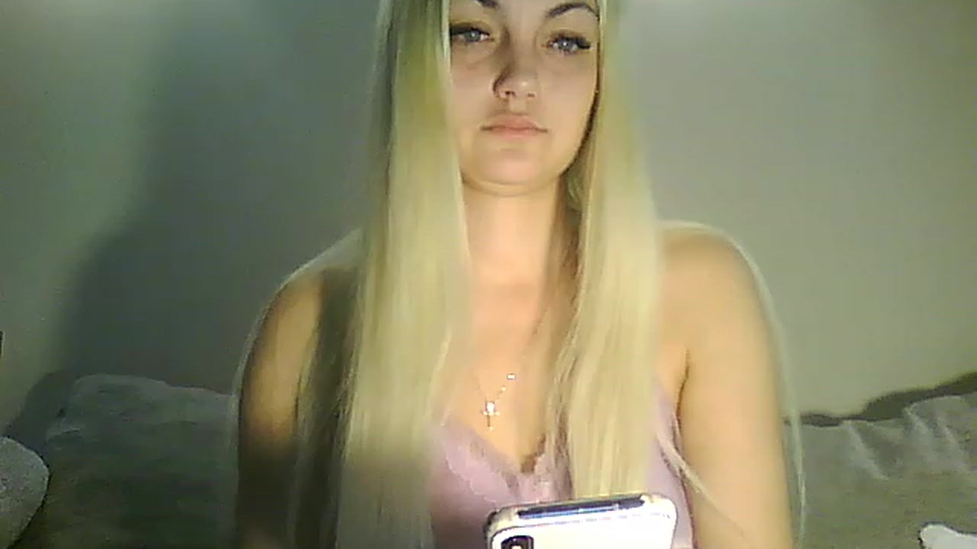Gallery image thumbnail from AlissaMay's myfreecams stream on, 04/20/2023, 15:19 image 7 of 20