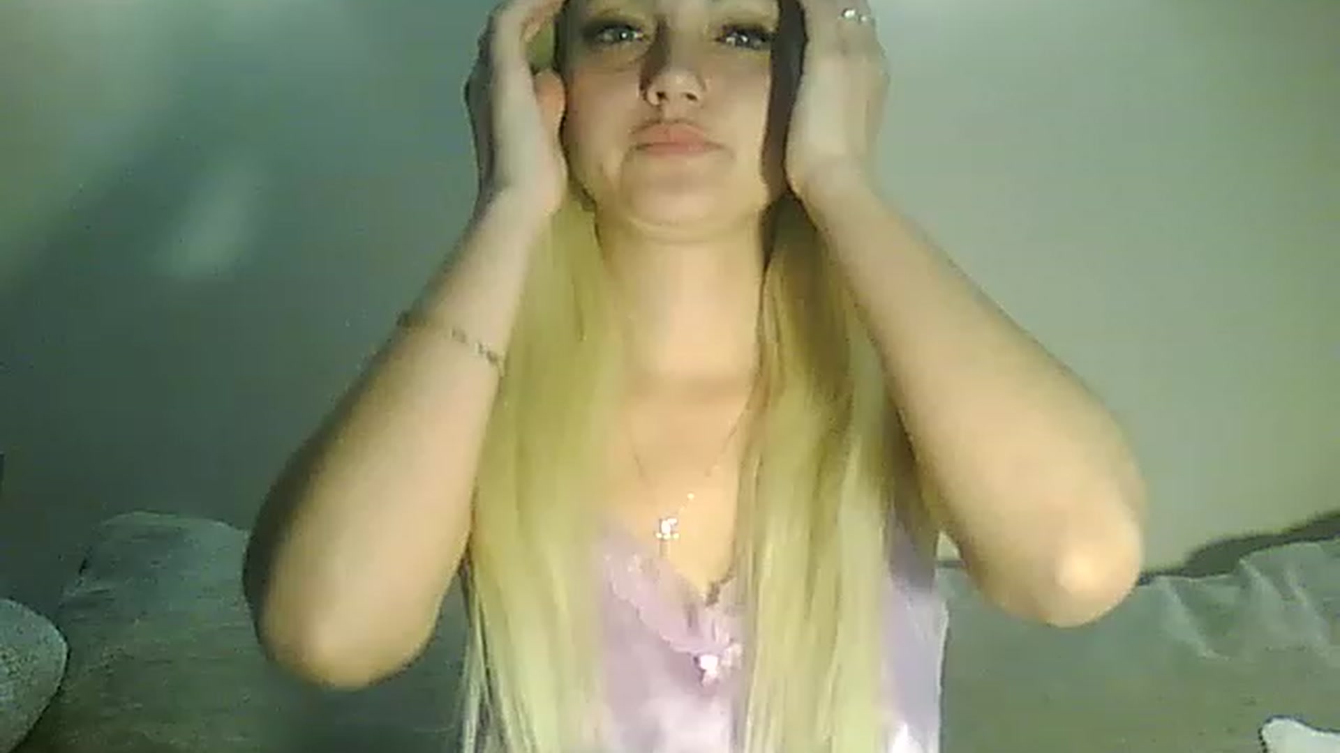 Gallery image thumbnail from AlissaMay's myfreecams stream on, 04/20/2023, 15:19 image 3 of 20