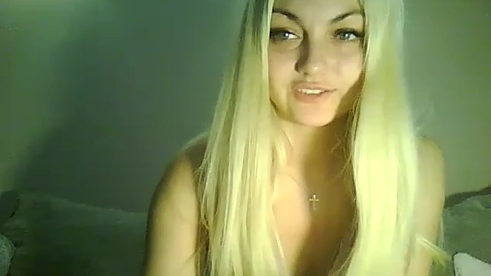Gallery image thumbnail from AlissaMay's myfreecams stream on, 04/20/2023, 19:30 image 1 of 20