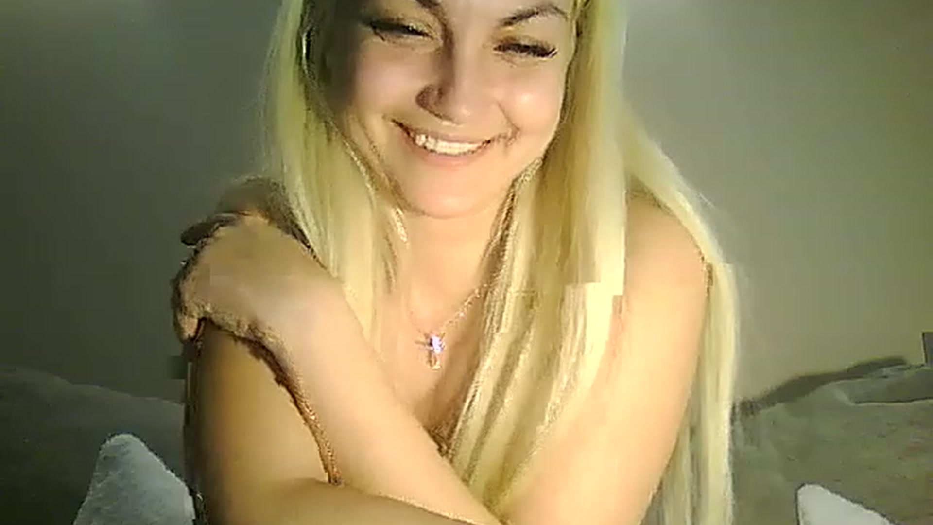 Gallery image thumbnail from AlissaMay's myfreecams stream on, 04/20/2023, 19:30 image 13 of 20