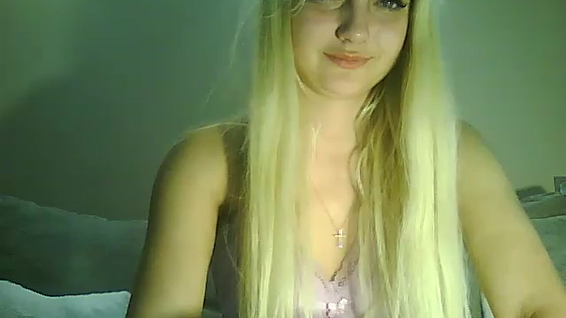 Gallery image thumbnail from AlissaMay's myfreecams stream on, 04/20/2023, 21:36 image 9 of 20