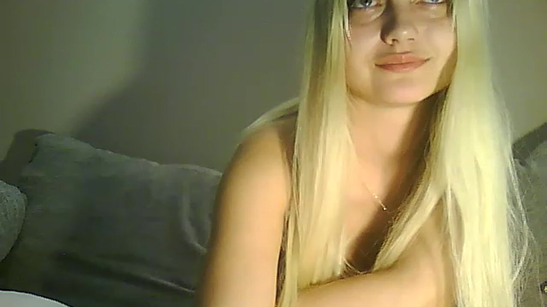 Gallery image thumbnail from AlissaMay's myfreecams stream on, 04/21/2023, 24:40 image 20 of 20