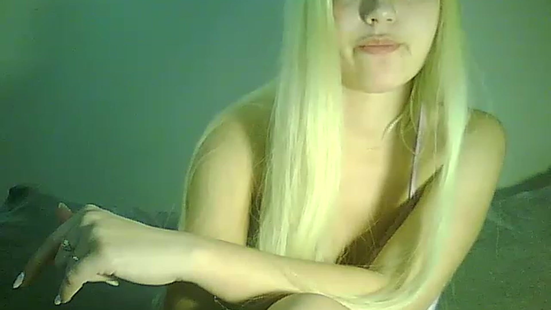 Gallery image thumbnail from AlissaMay's myfreecams stream on, 04/21/2023, 14:38 image 3 of 20