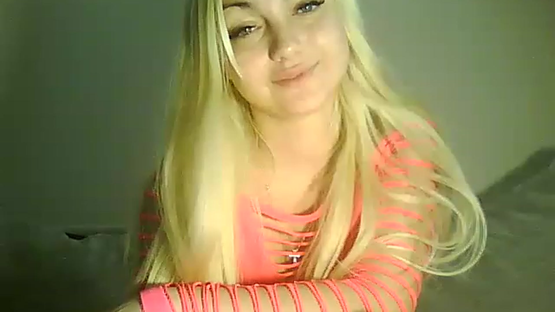 Gallery image thumbnail from AlissaMay's myfreecams stream on, 04/21/2023, 18:01 image 5 of 20