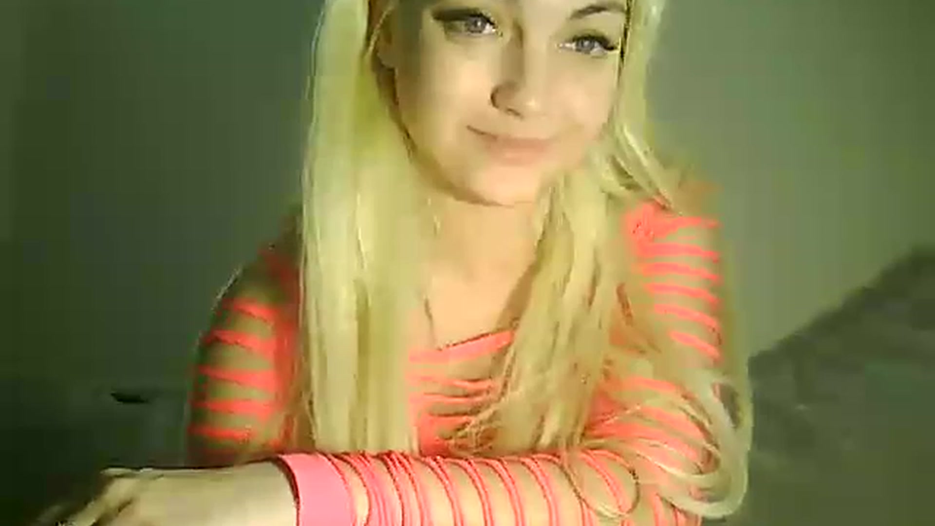 Gallery image thumbnail from AlissaMay's myfreecams stream on, 04/21/2023, 18:01 image 6 of 20
