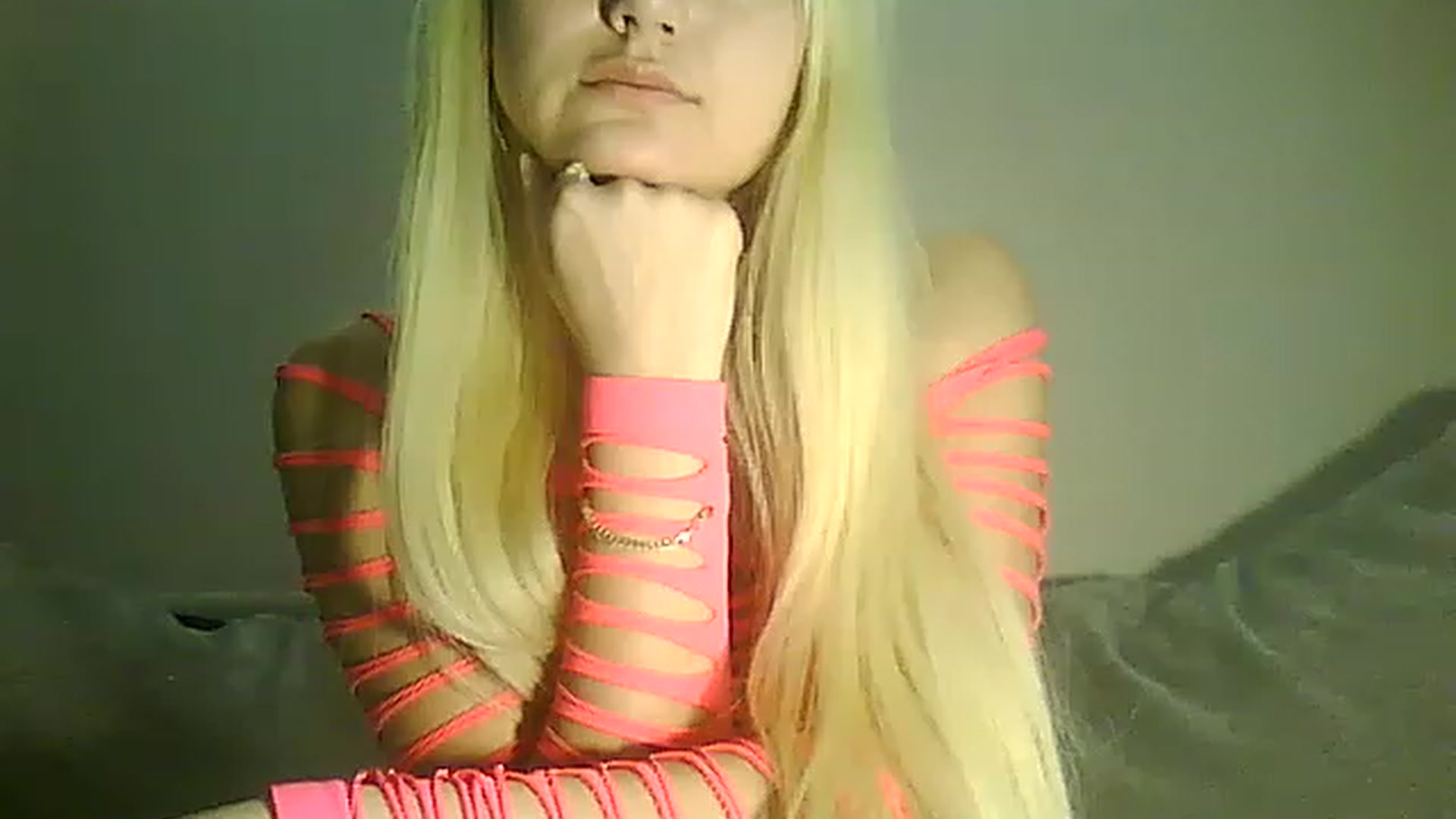 Gallery image thumbnail from AlissaMay's myfreecams stream on, 04/21/2023, 18:01 image 17 of 20