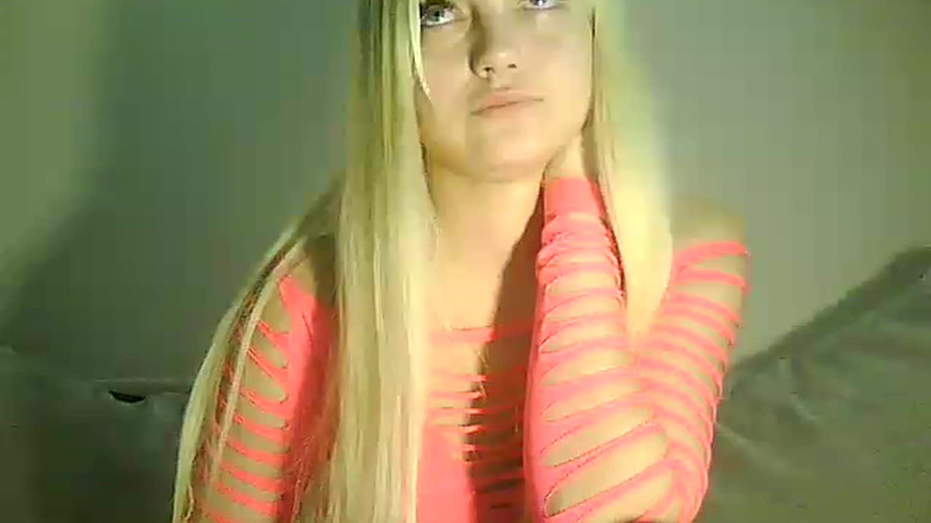 Gallery image thumbnail from AlissaMay's myfreecams stream on, 04/21/2023, 18:01 image 1 of 20