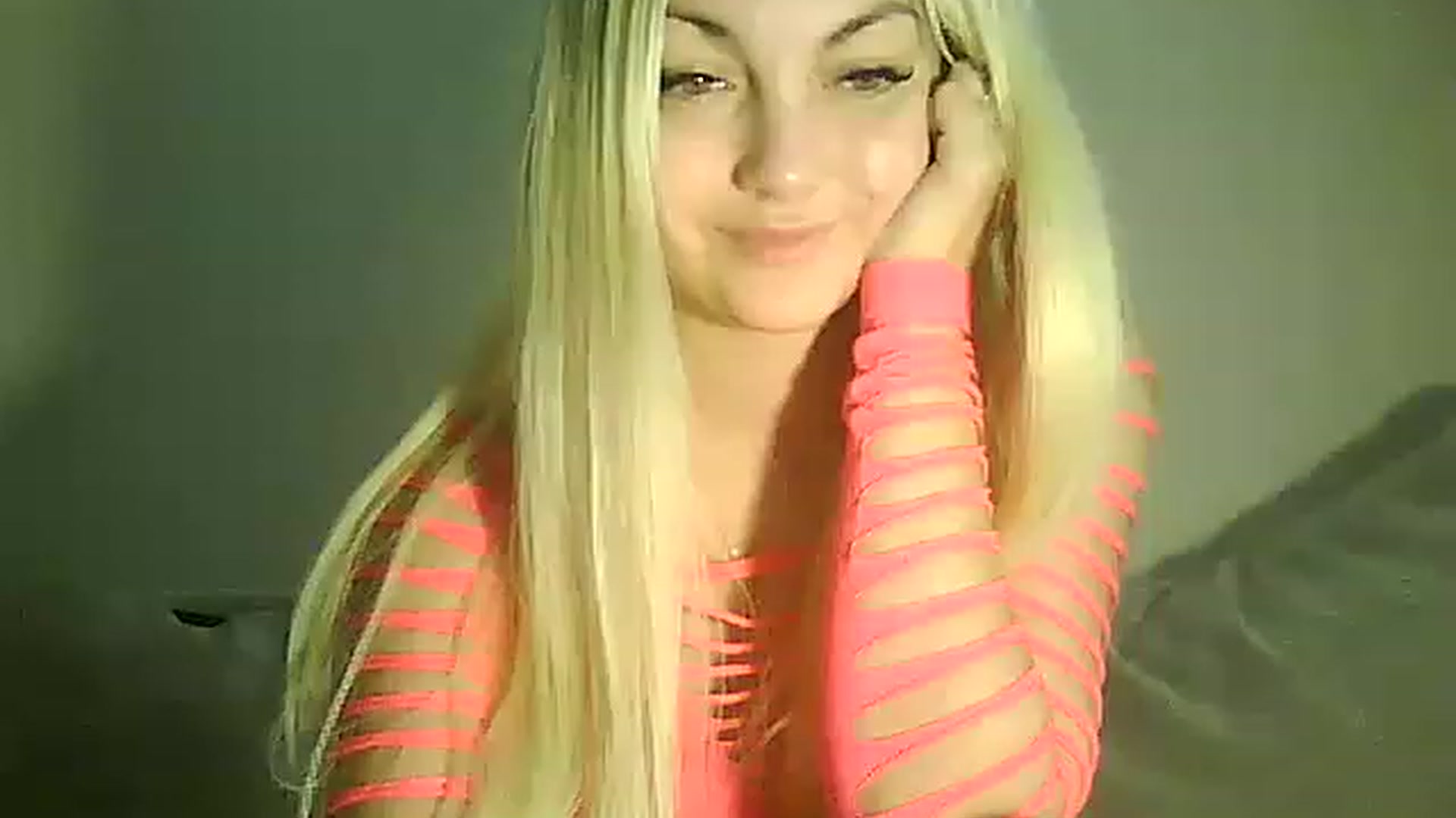 Gallery image thumbnail from AlissaMay's myfreecams stream on, 04/21/2023, 18:01 image 3 of 20