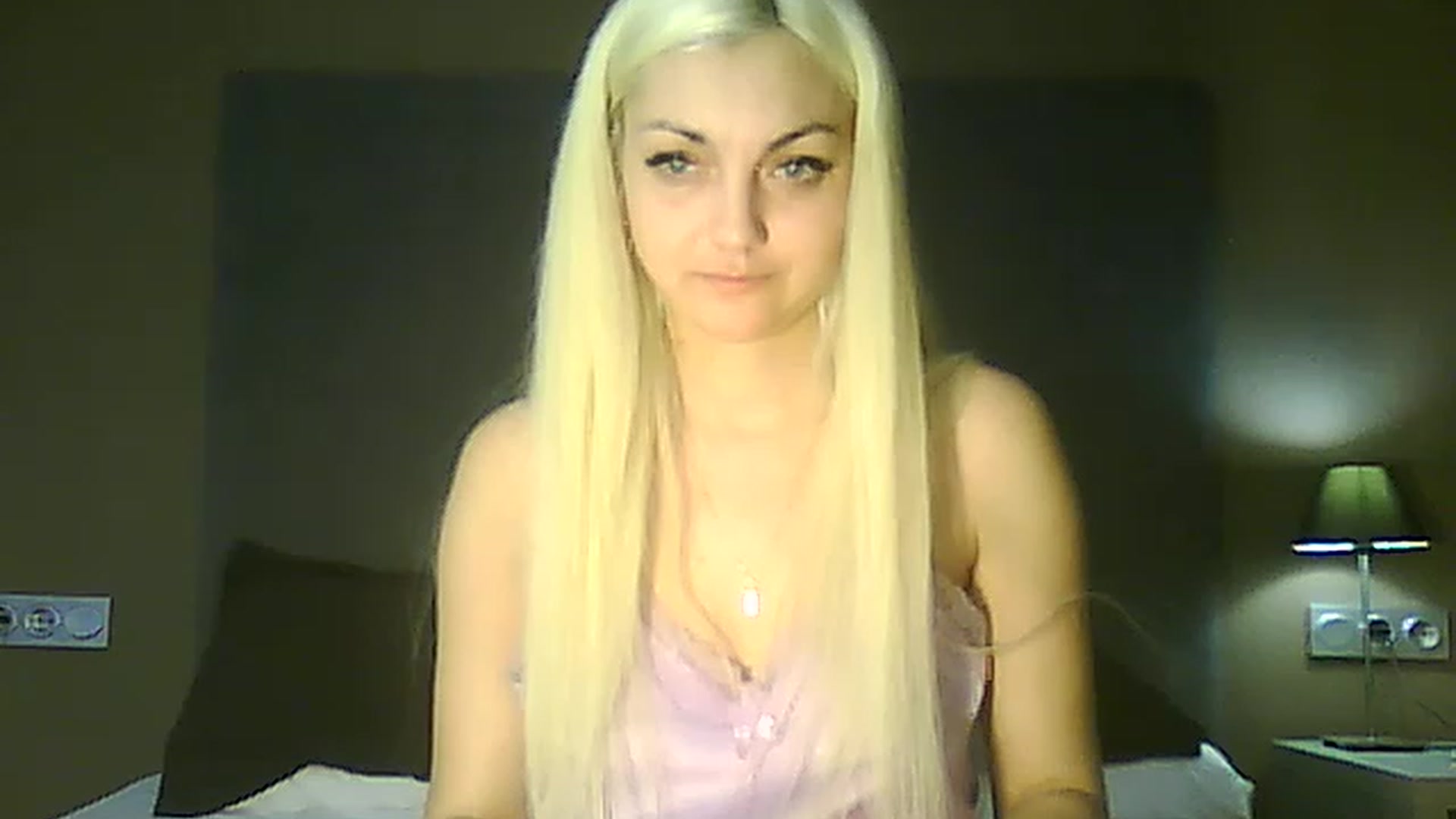 Gallery image thumbnail from AlissaMay's myfreecams stream on, 04/24/2023, 13:04 image 19 of 20