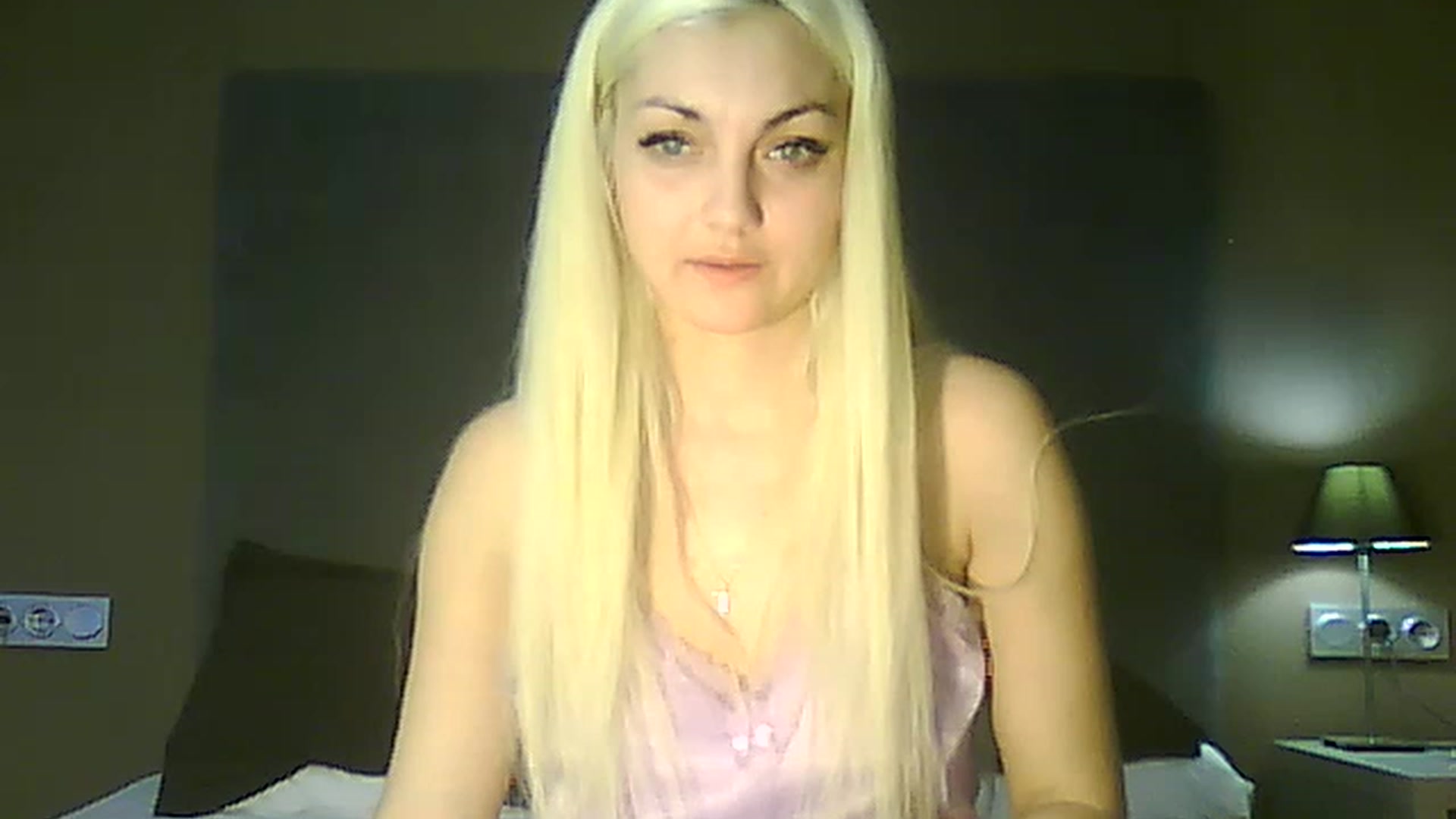 Gallery image thumbnail from AlissaMay's myfreecams stream on, 04/24/2023, 13:04 image 17 of 20