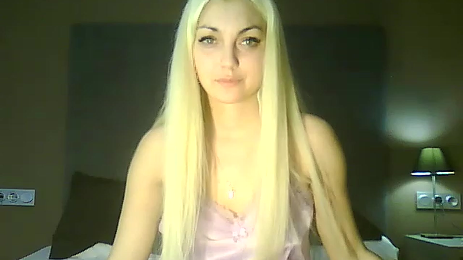 Gallery image thumbnail from AlissaMay's myfreecams stream on, 04/24/2023, 13:34 image 1 of 20