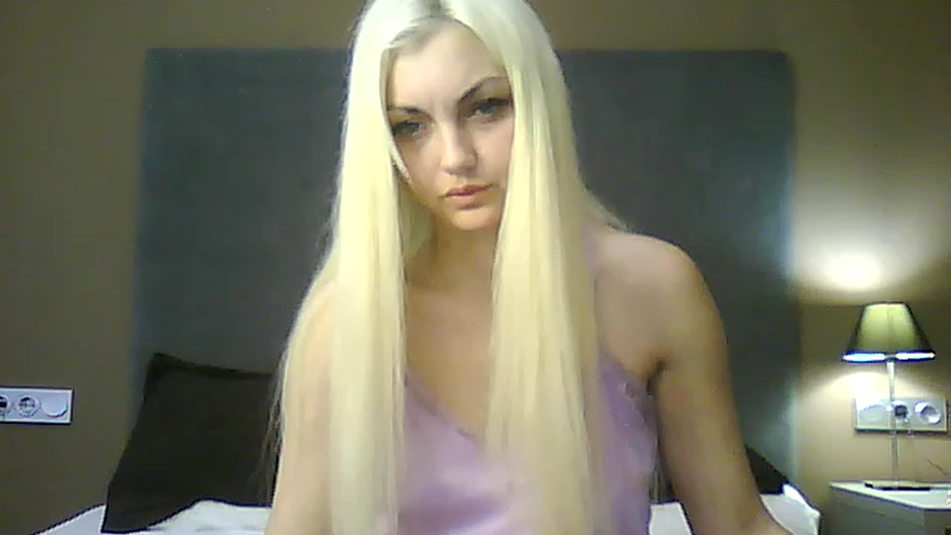Gallery image thumbnail from AlissaMay's myfreecams stream on, 04/24/2023, 13:34 image 14 of 20