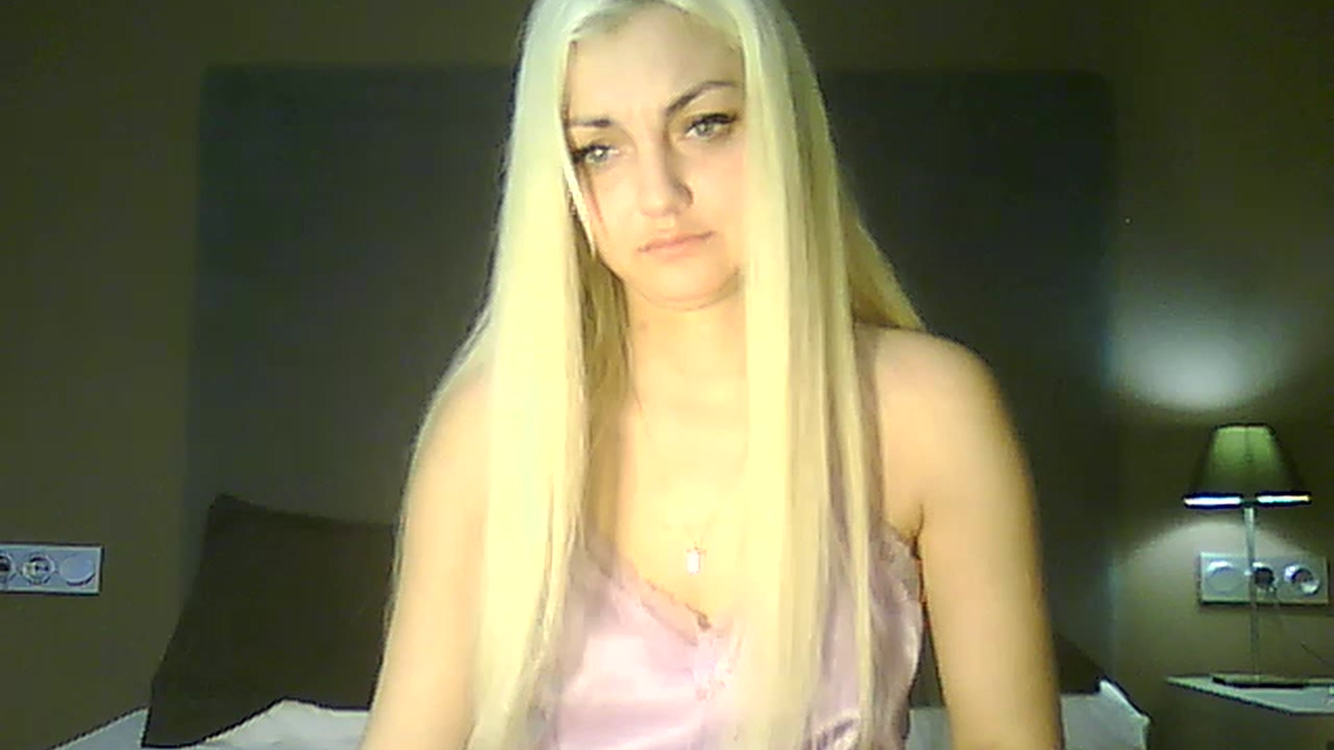 Gallery image thumbnail from AlissaMay's myfreecams stream on, 04/24/2023, 13:34 image 3 of 20