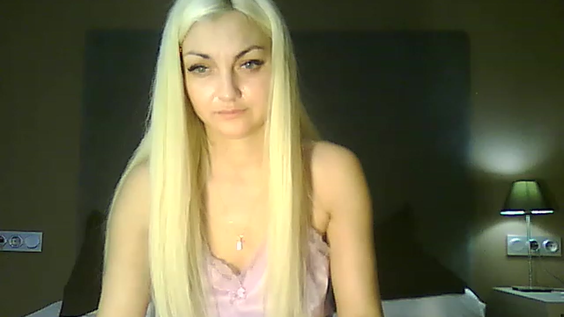 Gallery image thumbnail from AlissaMay's myfreecams stream on, 04/24/2023, 15:06 image 10 of 20