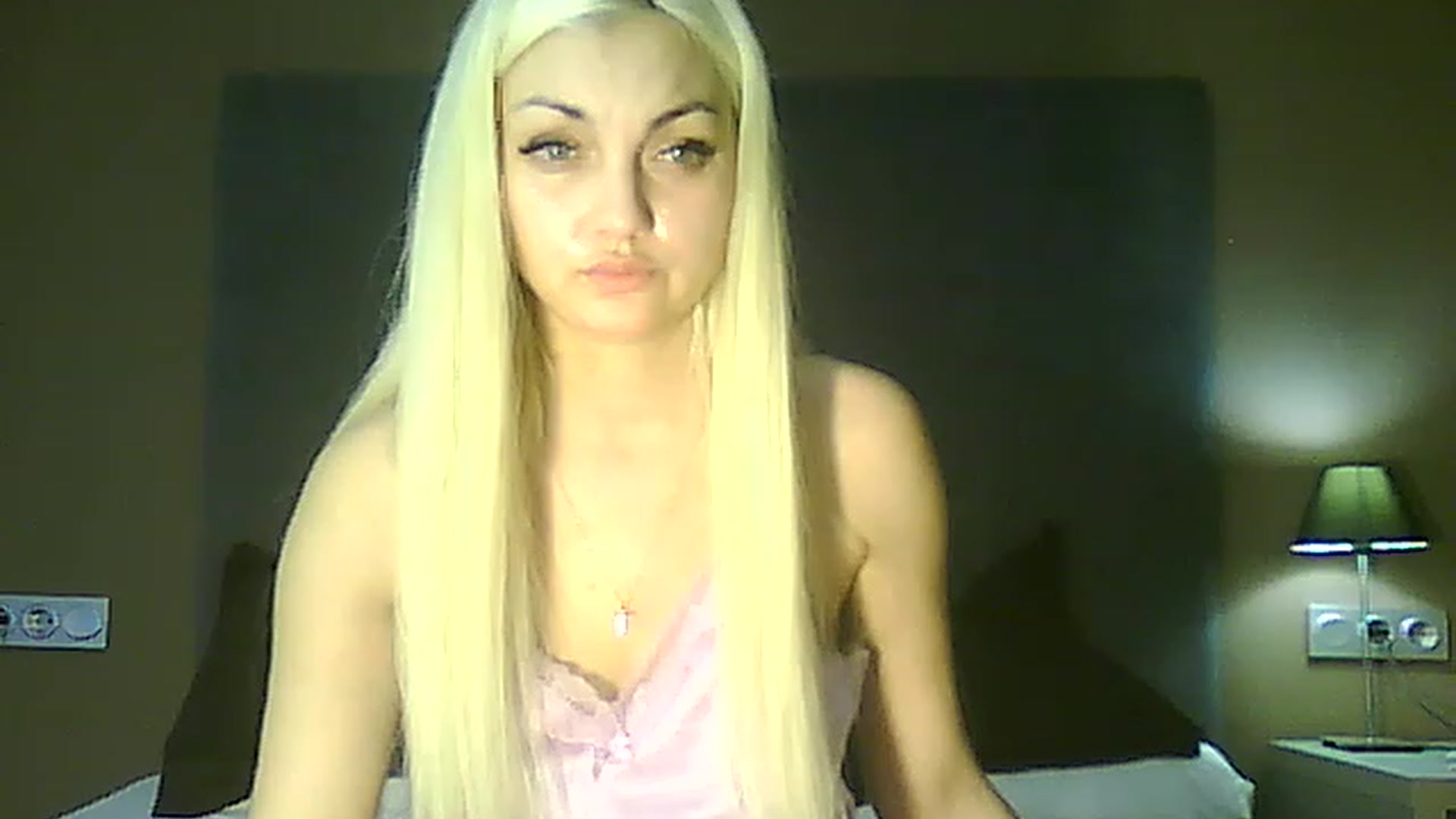 Gallery image thumbnail from AlissaMay's myfreecams stream on, 04/24/2023, 15:06 image 8 of 20