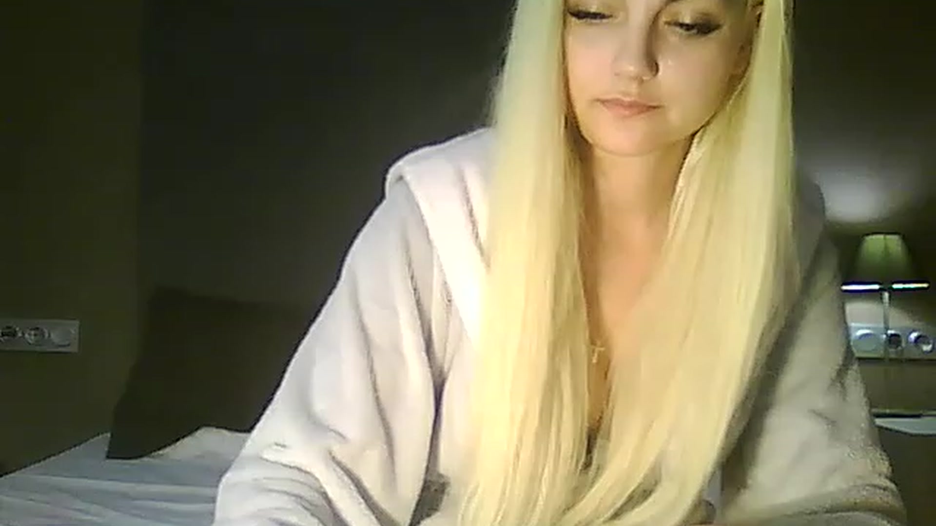 Gallery image thumbnail from AlissaMay's myfreecams stream on, 04/24/2023, 19:43 image 9 of 20