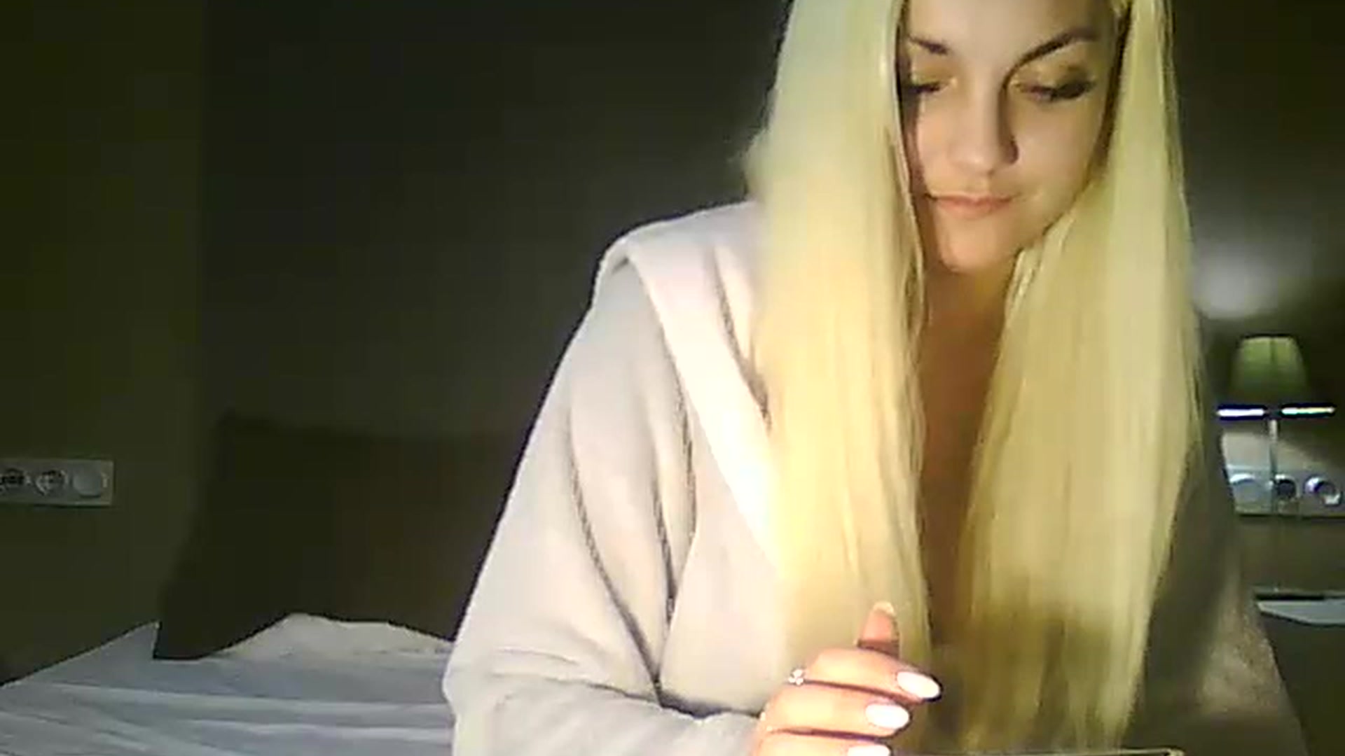 Gallery image thumbnail from AlissaMay's myfreecams stream on, 04/24/2023, 19:43 image 17 of 20