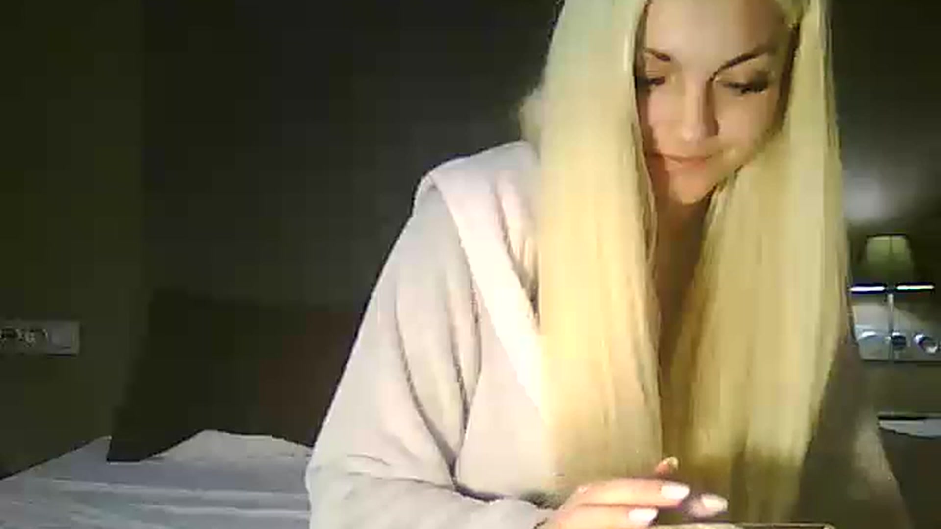 Gallery image thumbnail from AlissaMay's myfreecams stream on, 04/24/2023, 19:43 image 16 of 20