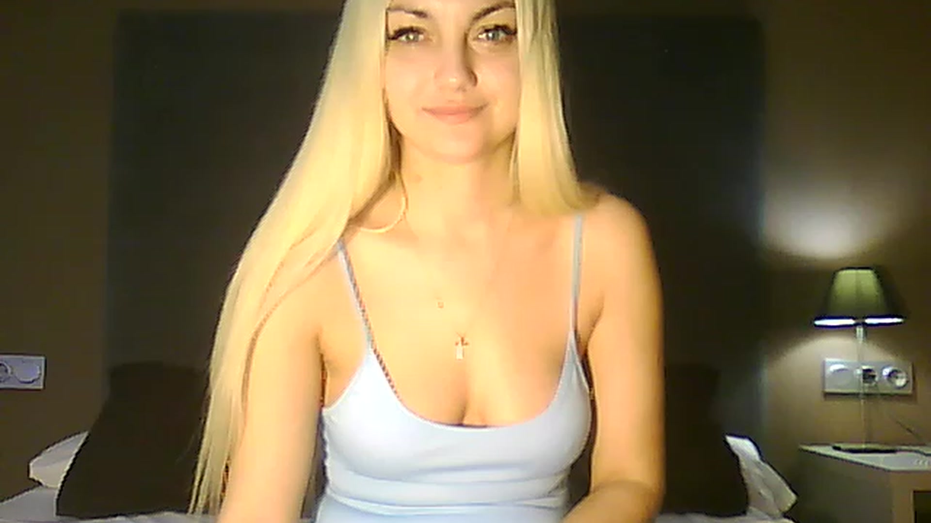 Gallery image thumbnail from AlissaMay's myfreecams stream on, 04/25/2023, 15:53 image 1 of 20