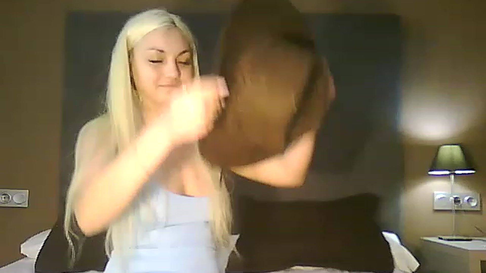 Gallery image thumbnail from AlissaMay's myfreecams stream on, 04/25/2023, 18:17 image 16 of 20