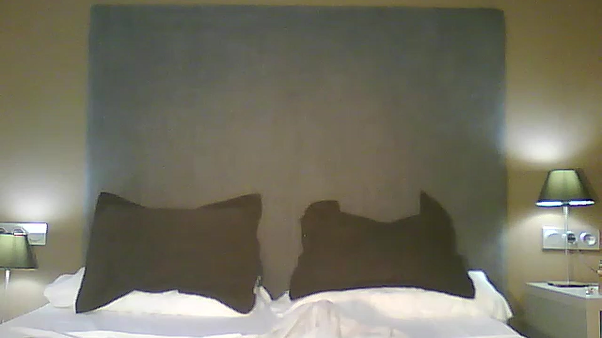 Gallery image thumbnail from AlissaMay's myfreecams stream on, 04/27/2023, 08:06 image 17 of 20
