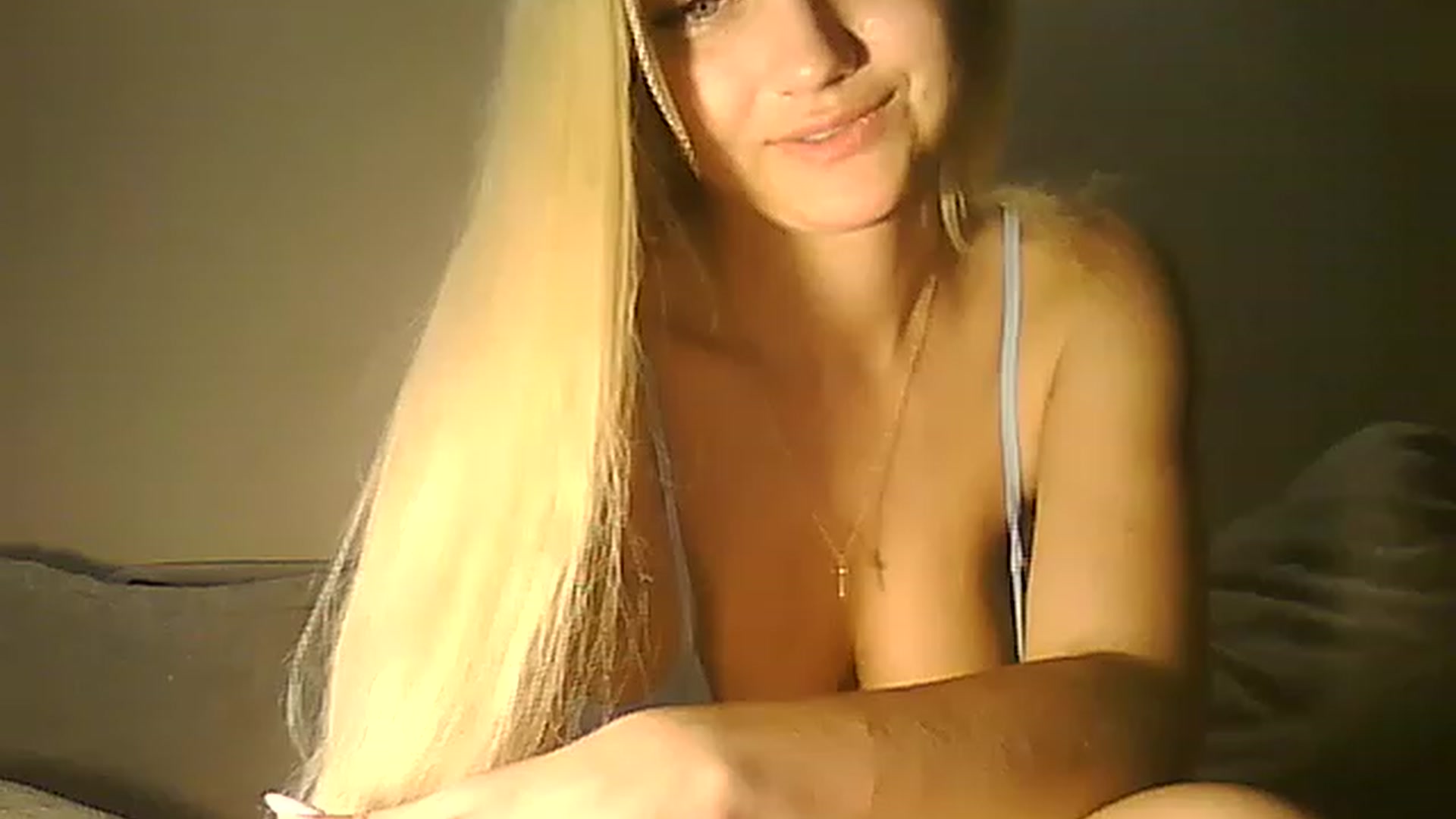 Gallery image thumbnail from AlissaMay's myfreecams stream on, 04/27/2023, 10:19 image 3 of 20