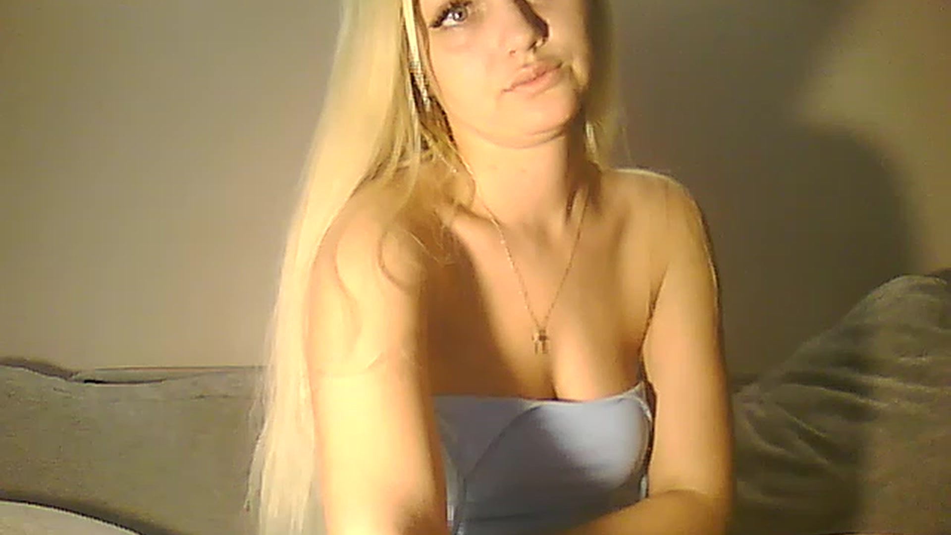 Gallery image thumbnail from AlissaMay's myfreecams stream on, 04/27/2023, 10:48 image 5 of 20