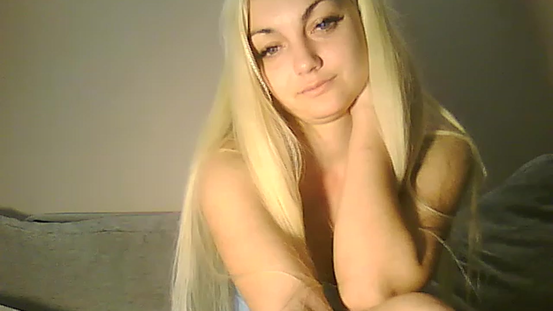 Gallery image thumbnail from AlissaMay's myfreecams stream on, 04/27/2023, 10:48 image 17 of 20