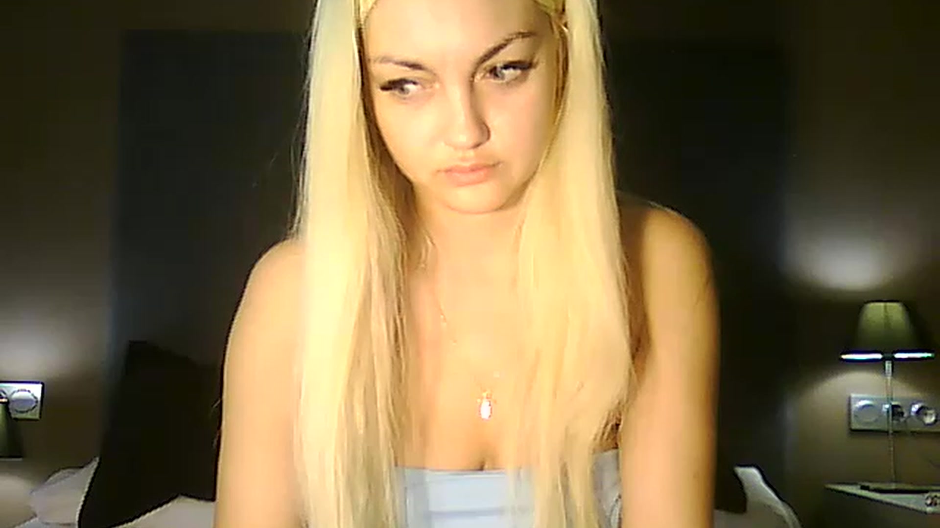 Gallery image thumbnail from AlissaMay's myfreecams stream on, 04/27/2023, 17:33 image 17 of 20