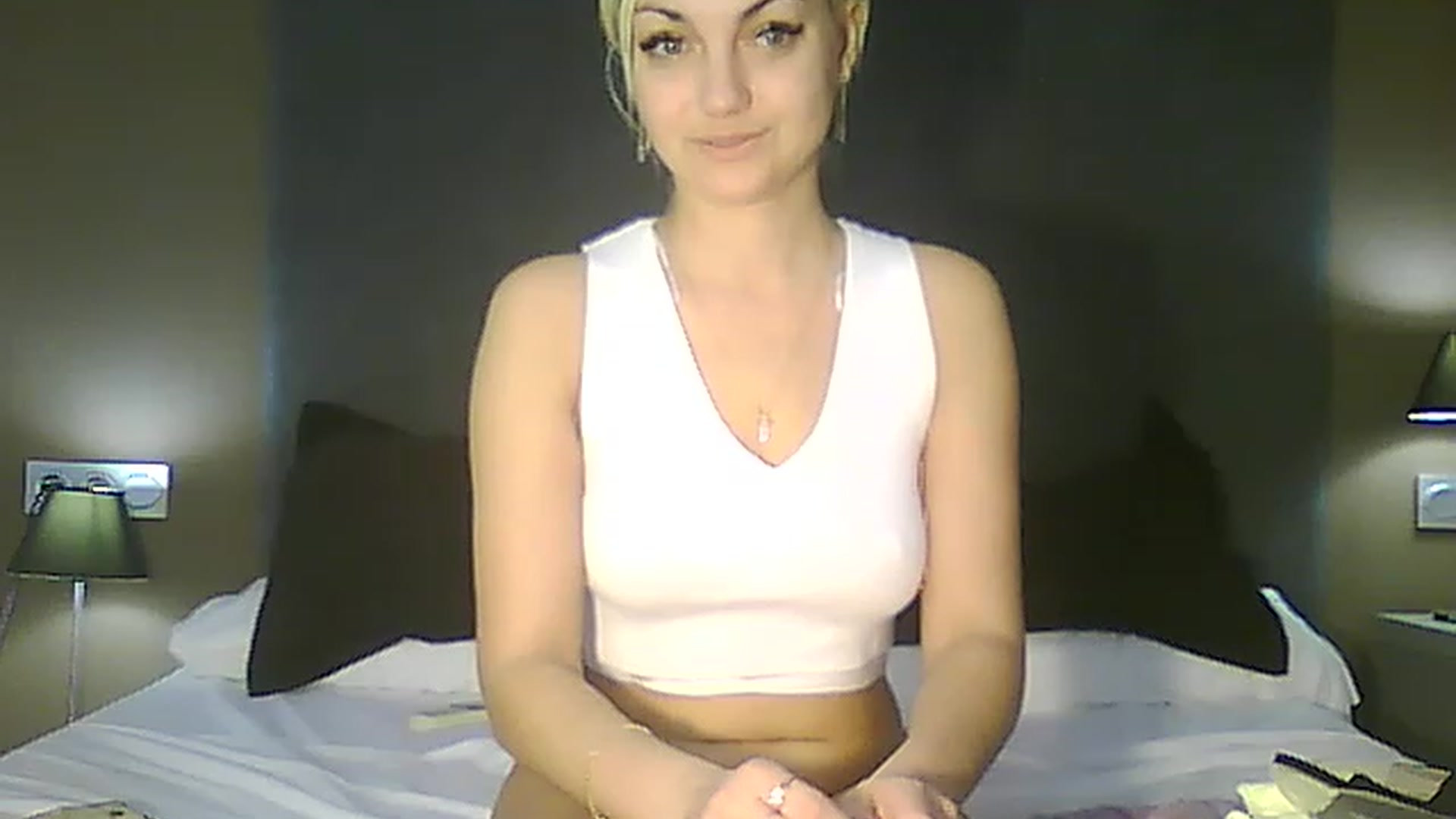 Gallery image thumbnail from AlissaMay's myfreecams stream on, 04/28/2023, 08:17 image 19 of 20