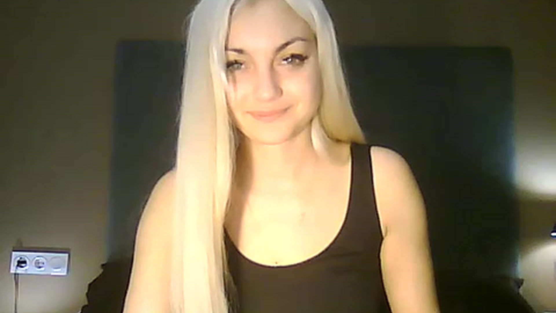 Gallery image thumbnail from AlissaMay's myfreecams stream on, 04/29/2023, 10:58 image 9 of 20