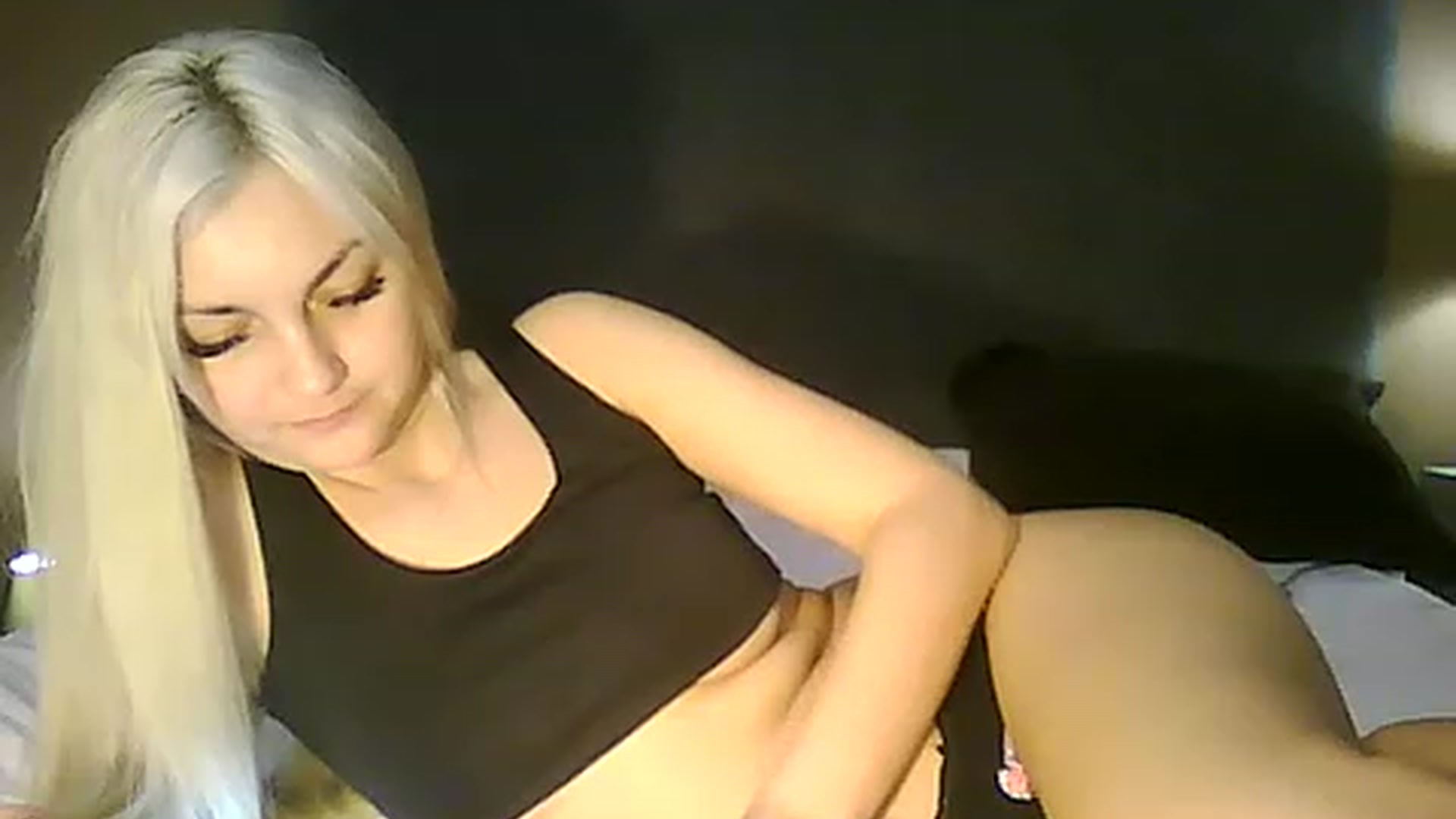 Gallery image thumbnail from AlissaMay's myfreecams stream on, 04/29/2023, 10:58 image 13 of 20
