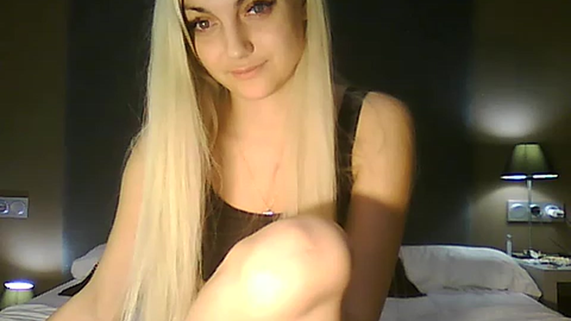 Gallery image thumbnail from AlissaMay's myfreecams stream on, 05/01/2023, 10:37 image 10 of 20