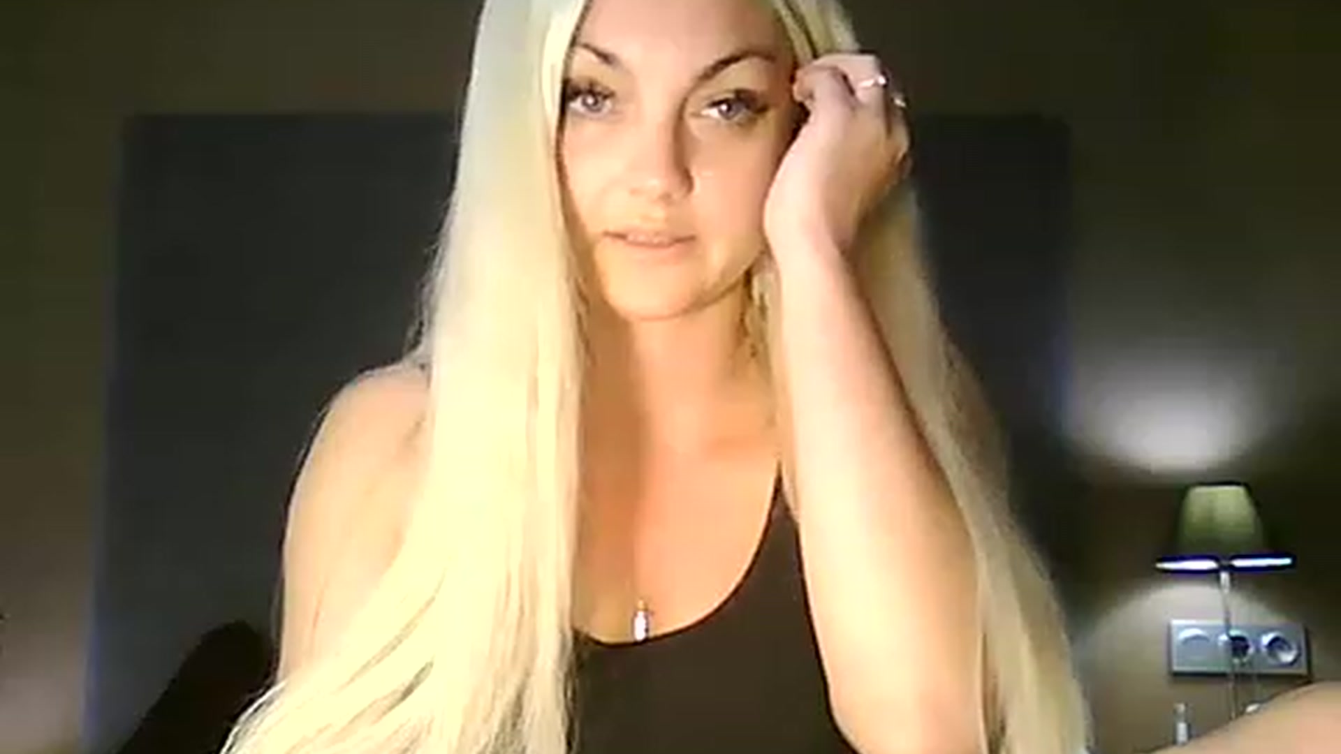 Gallery image thumbnail from AlissaMay's myfreecams stream on, 05/02/2023, 16:48 image 14 of 20