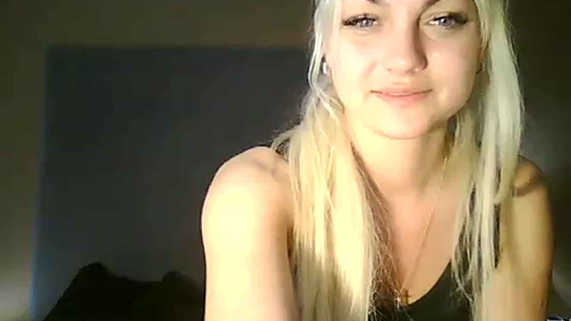 Gallery image thumbnail from AlissaMay's myfreecams stream on, 05/02/2023, 16:48 image 6 of 20
