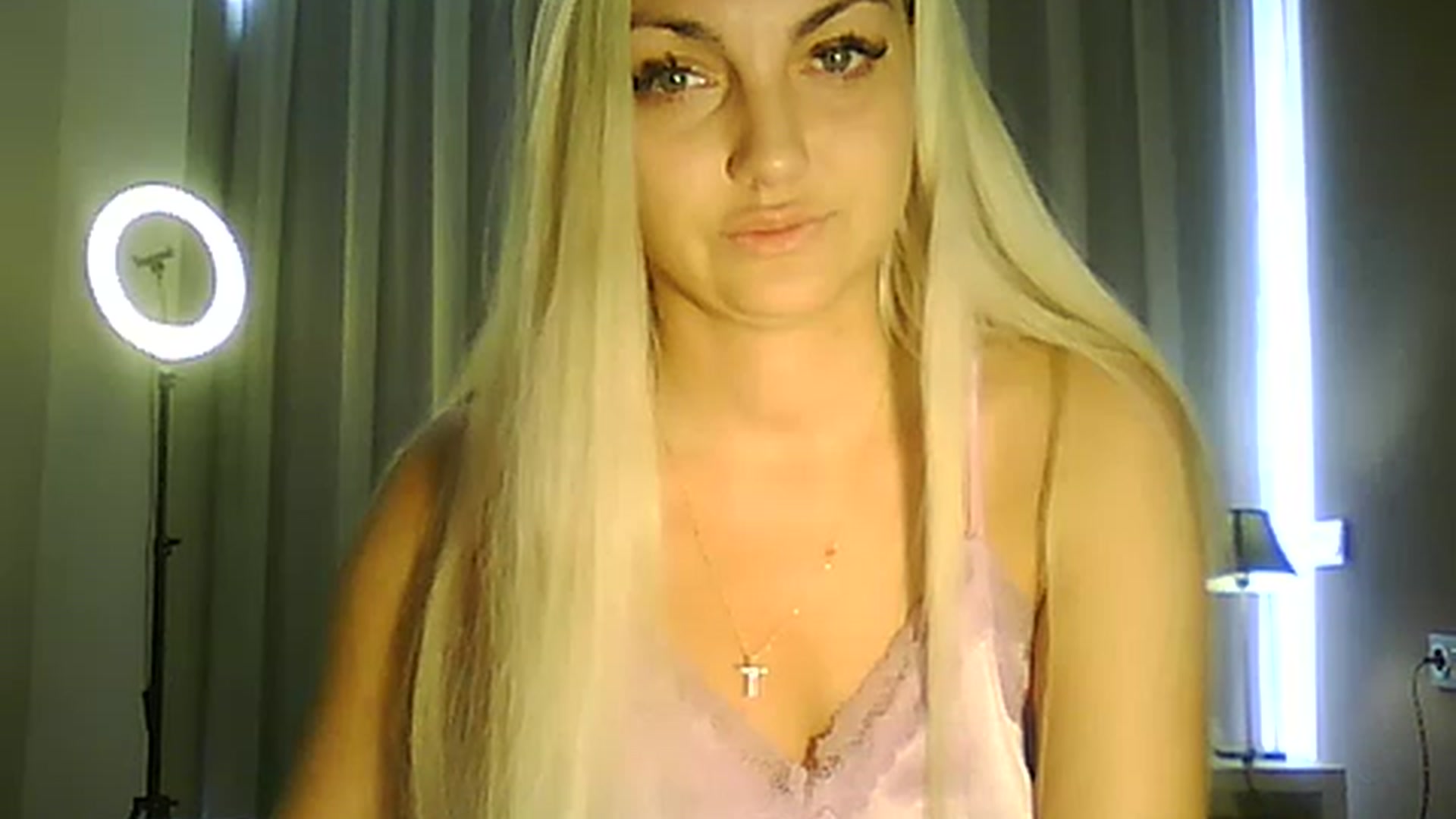 Gallery image thumbnail from AlissaMay's myfreecams stream on, 05/05/2023, 14:11 image 7 of 20