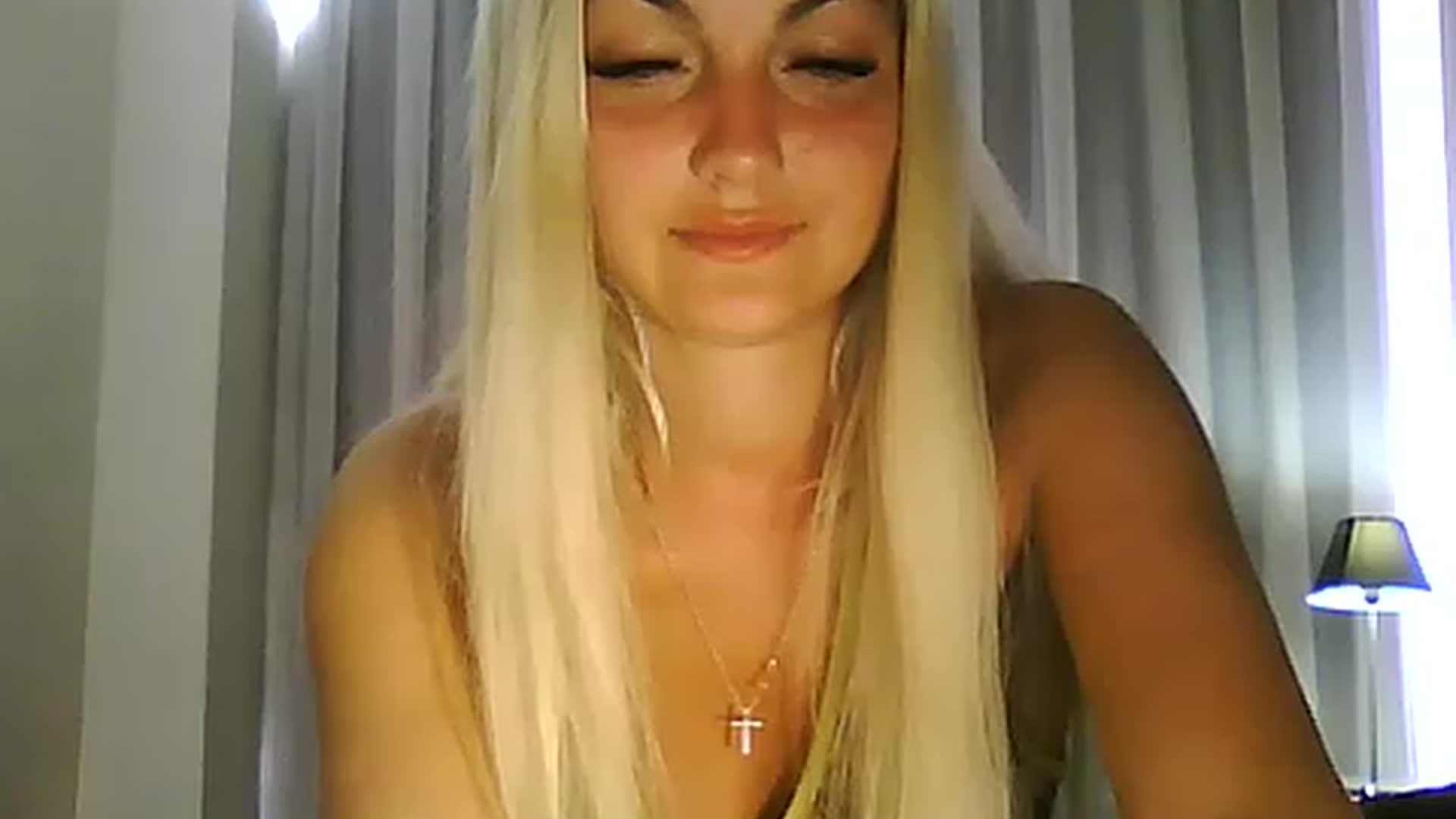 Gallery image thumbnail from AlissaMay's myfreecams stream on, 05/11/2023, 08:23 image 11 of 20