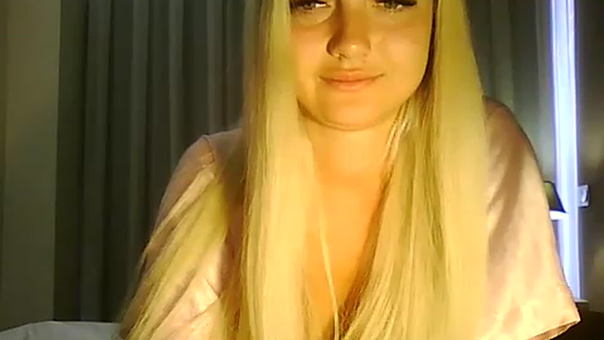 Gallery image thumbnail from AlissaMay's myfreecams stream on, 05/17/2023, 12:45 image 18 of 20