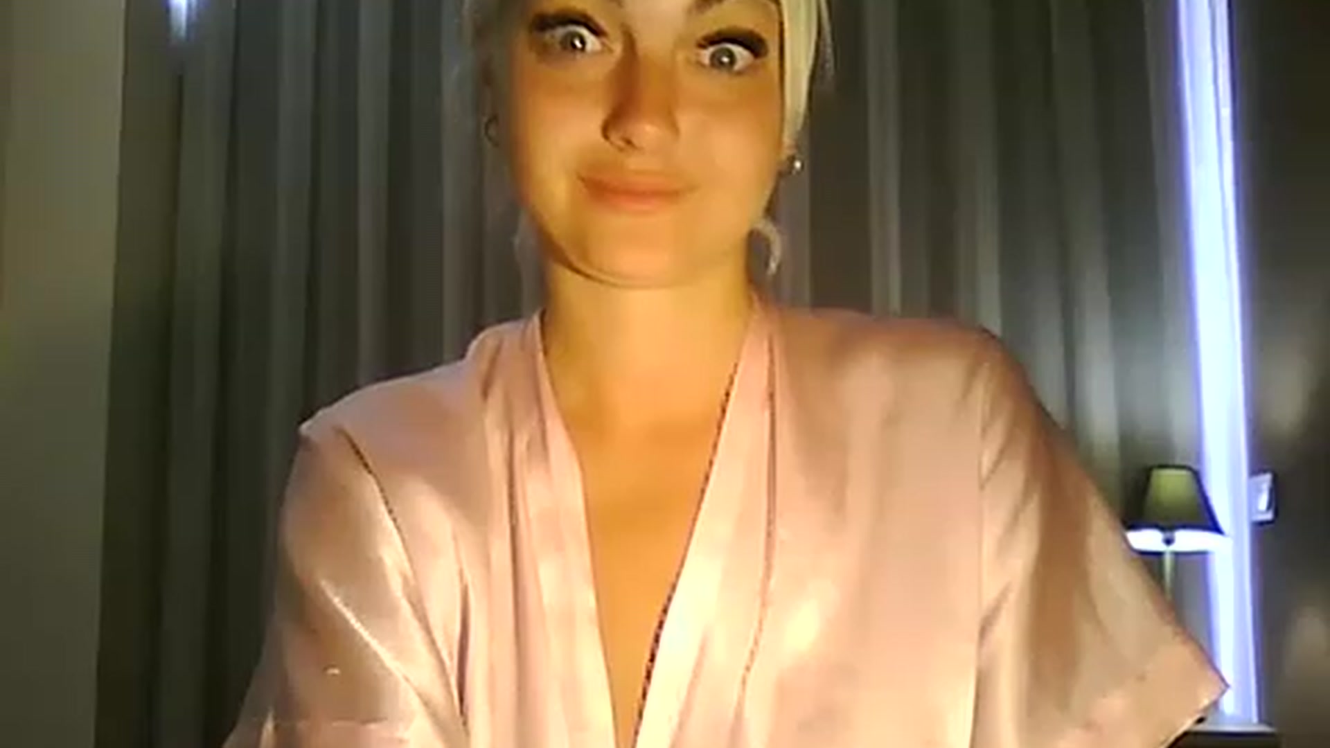 Gallery image thumbnail from AlissaMay's myfreecams stream on, 05/17/2023, 13:56 image 4 of 20