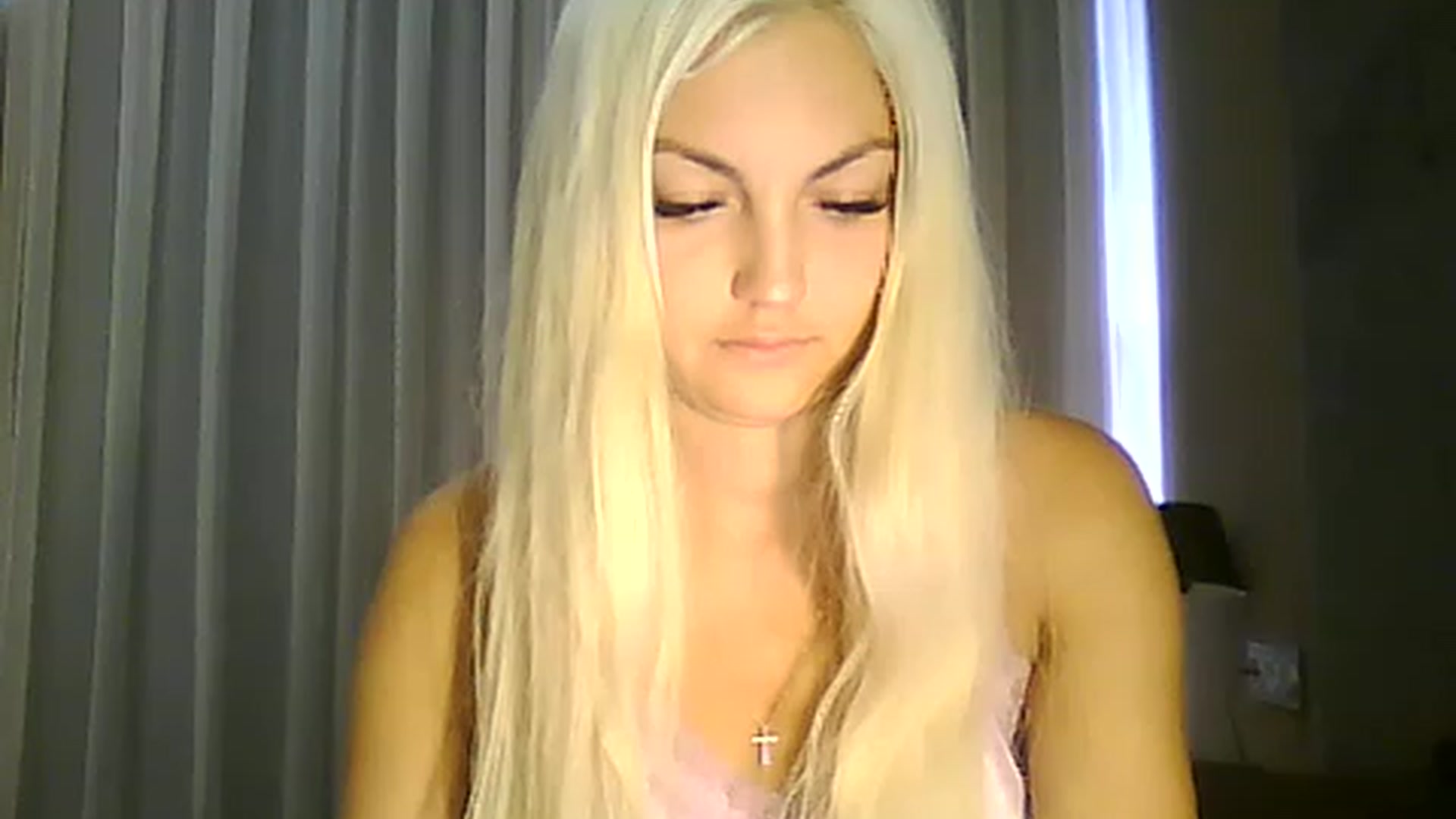 Gallery image thumbnail from AlissaMay's myfreecams stream on, 05/22/2023, 11:20 image 3 of 20