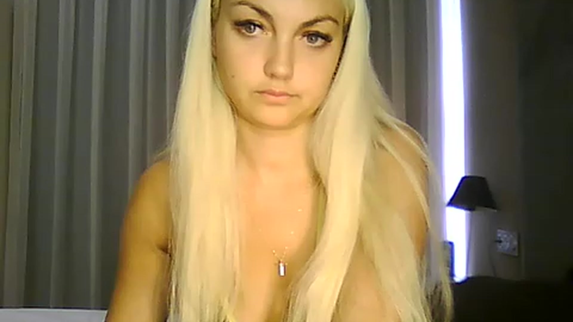 Gallery image thumbnail from AlissaMay's myfreecams stream on, 05/22/2023, 14:39 image 2 of 20
